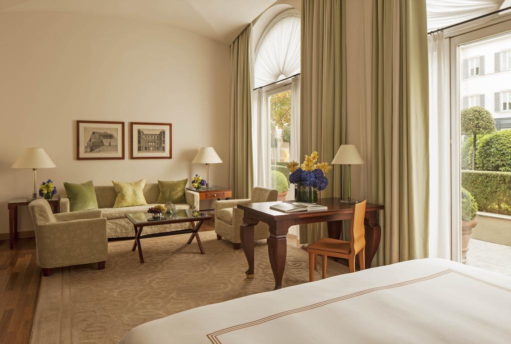 Junior Suite King Size Bed