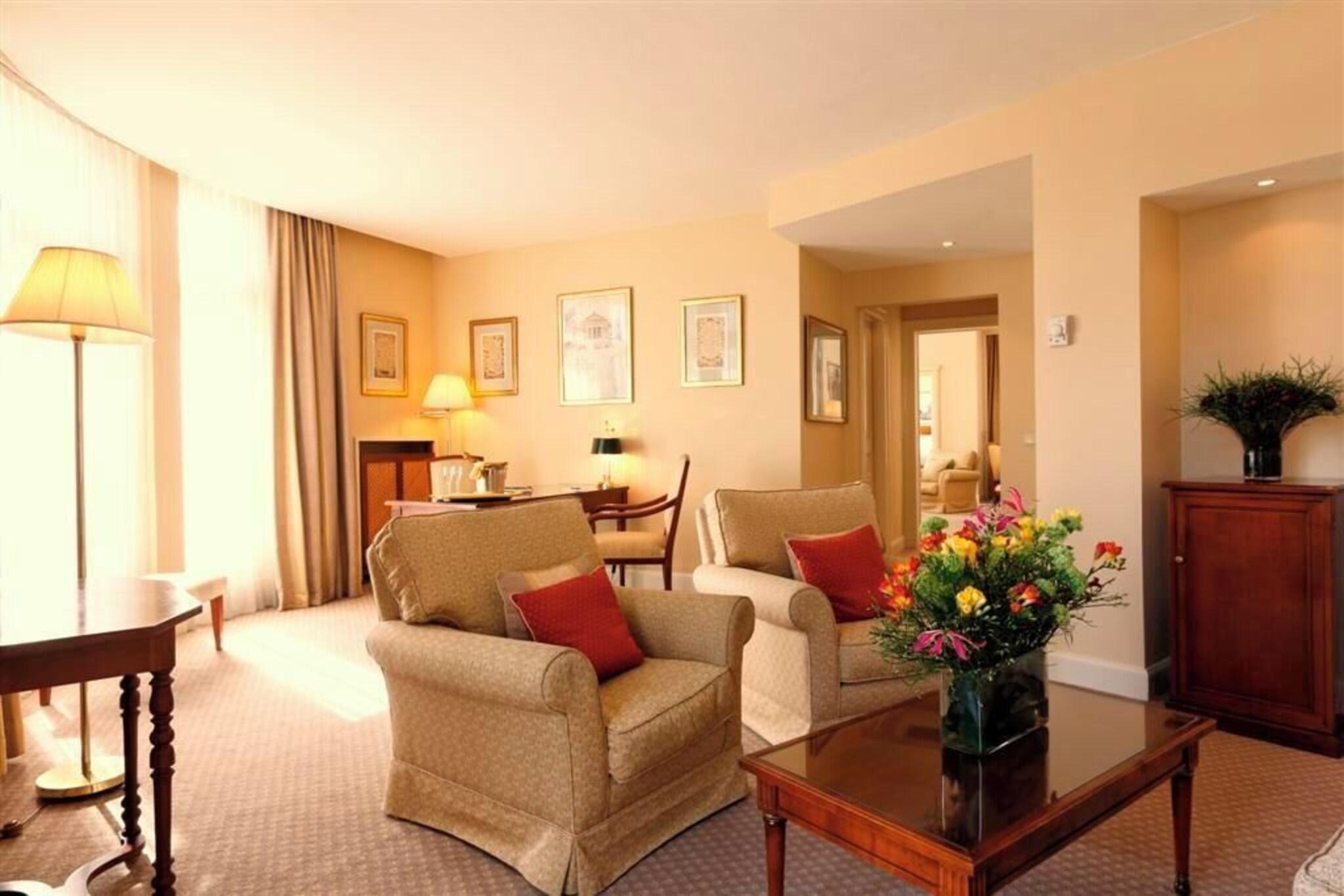 Suite Queen Size Bed