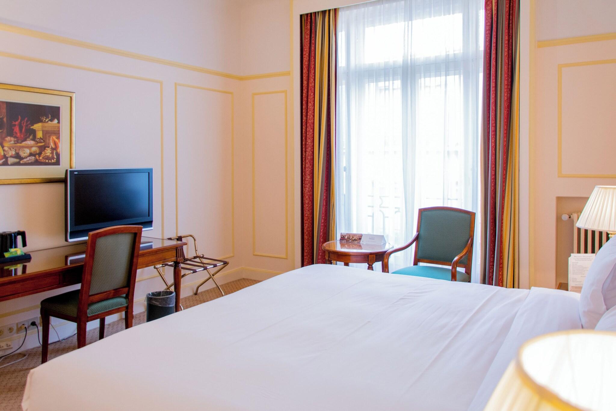 Suite Queen Size Bed