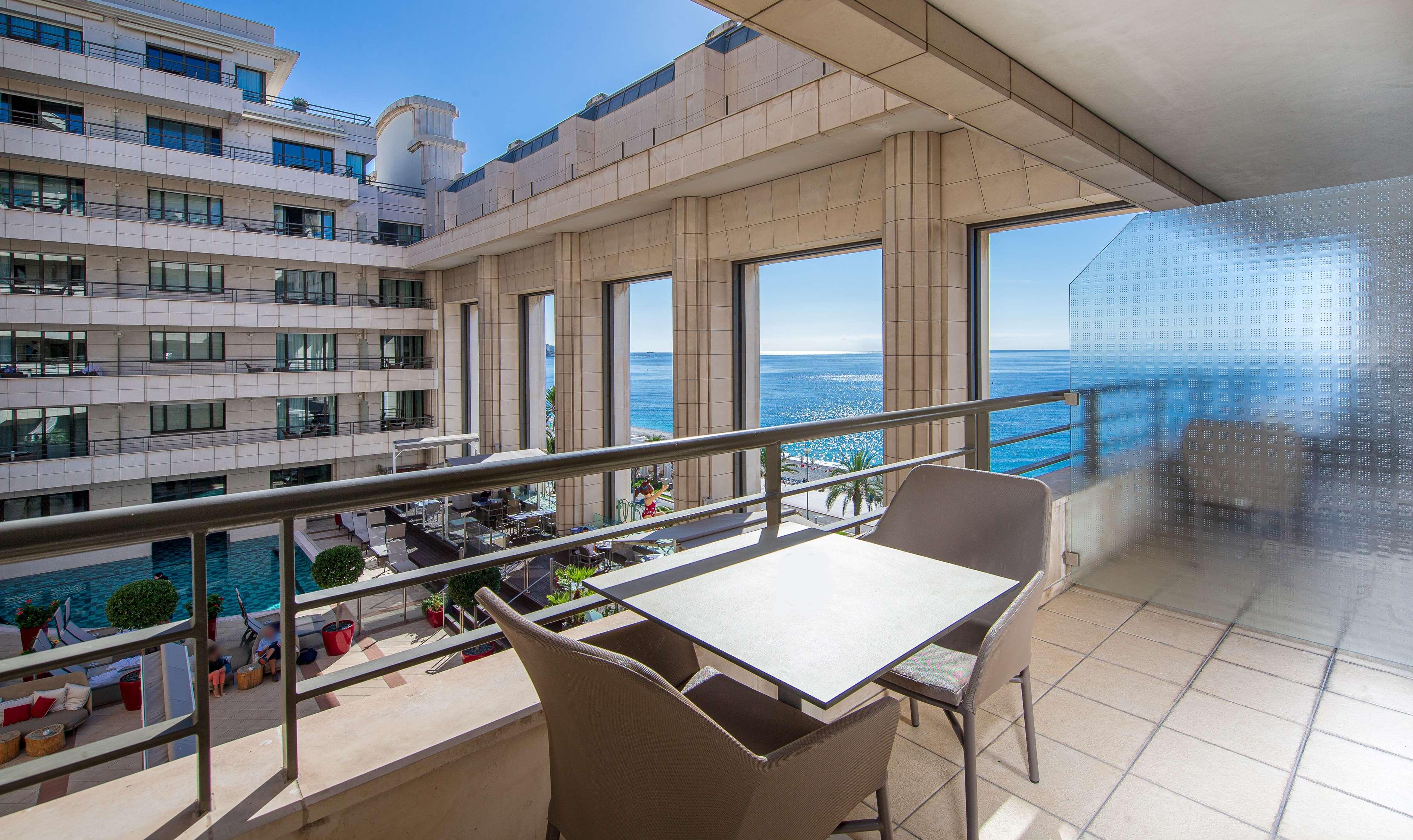 Twin Partial Sea View