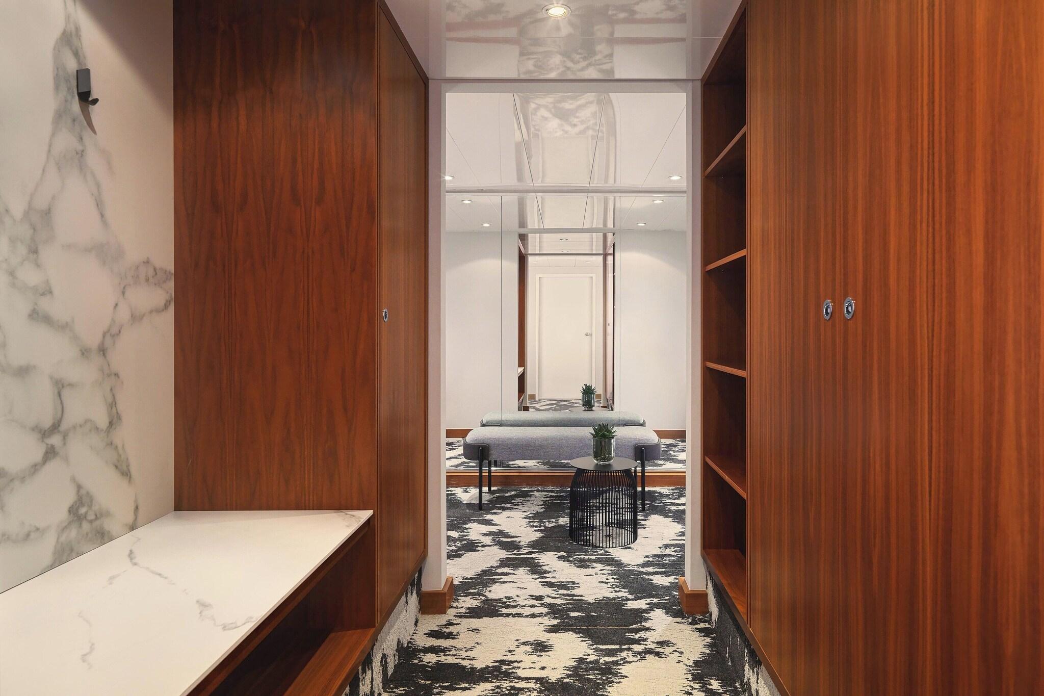 Suite Club King Bed