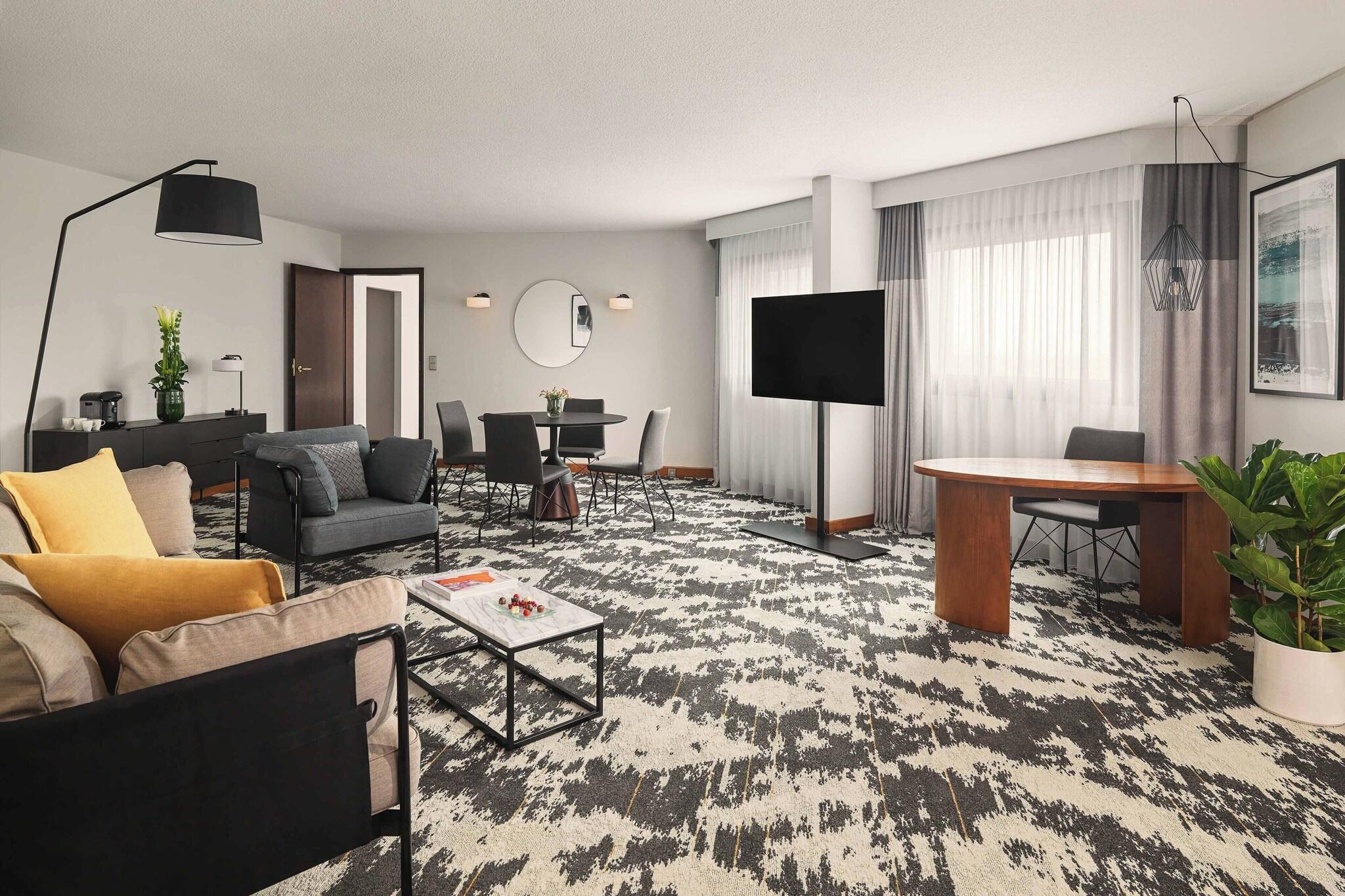 Suite Club King Bed