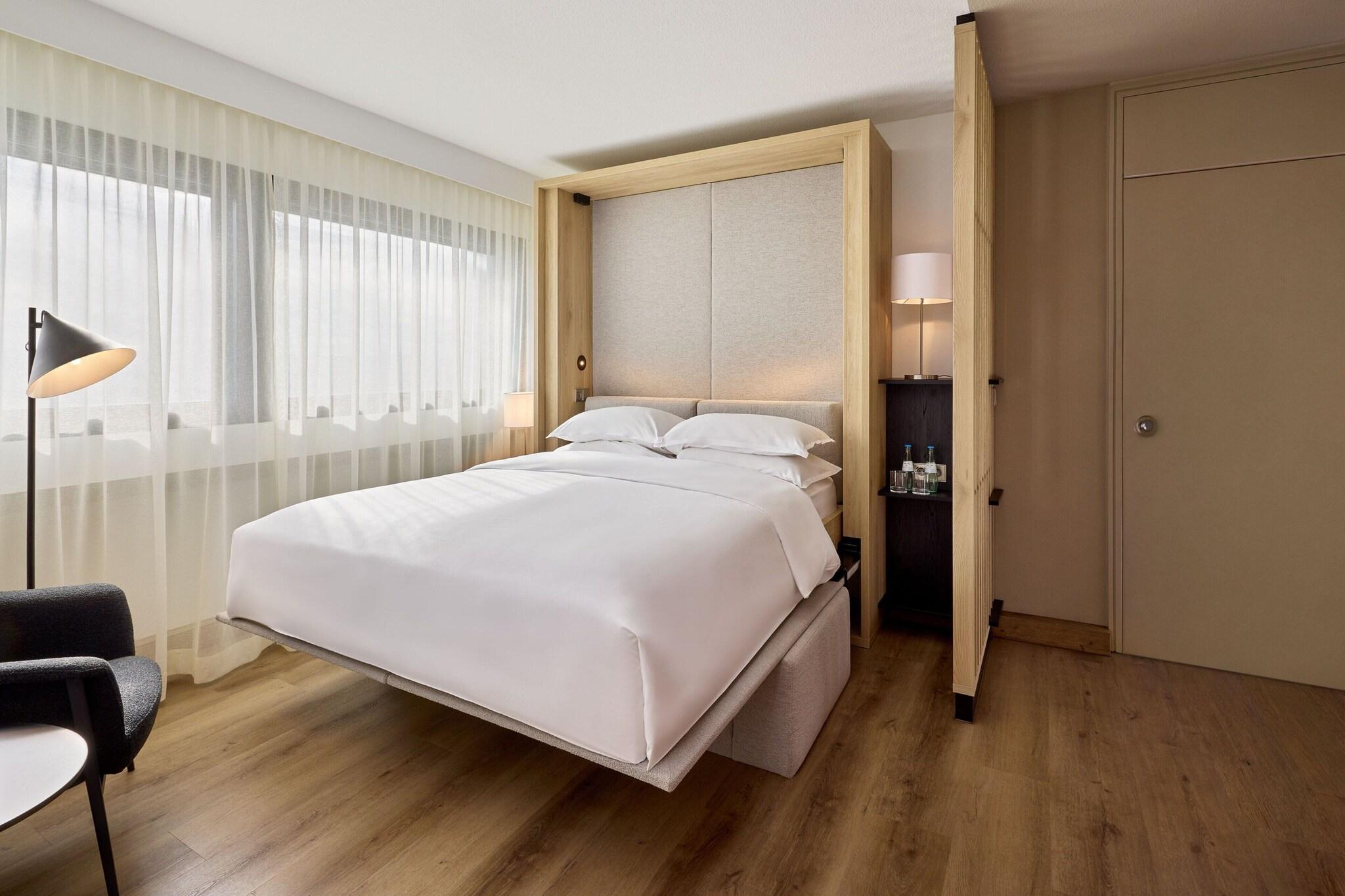 Studio King Size Bed