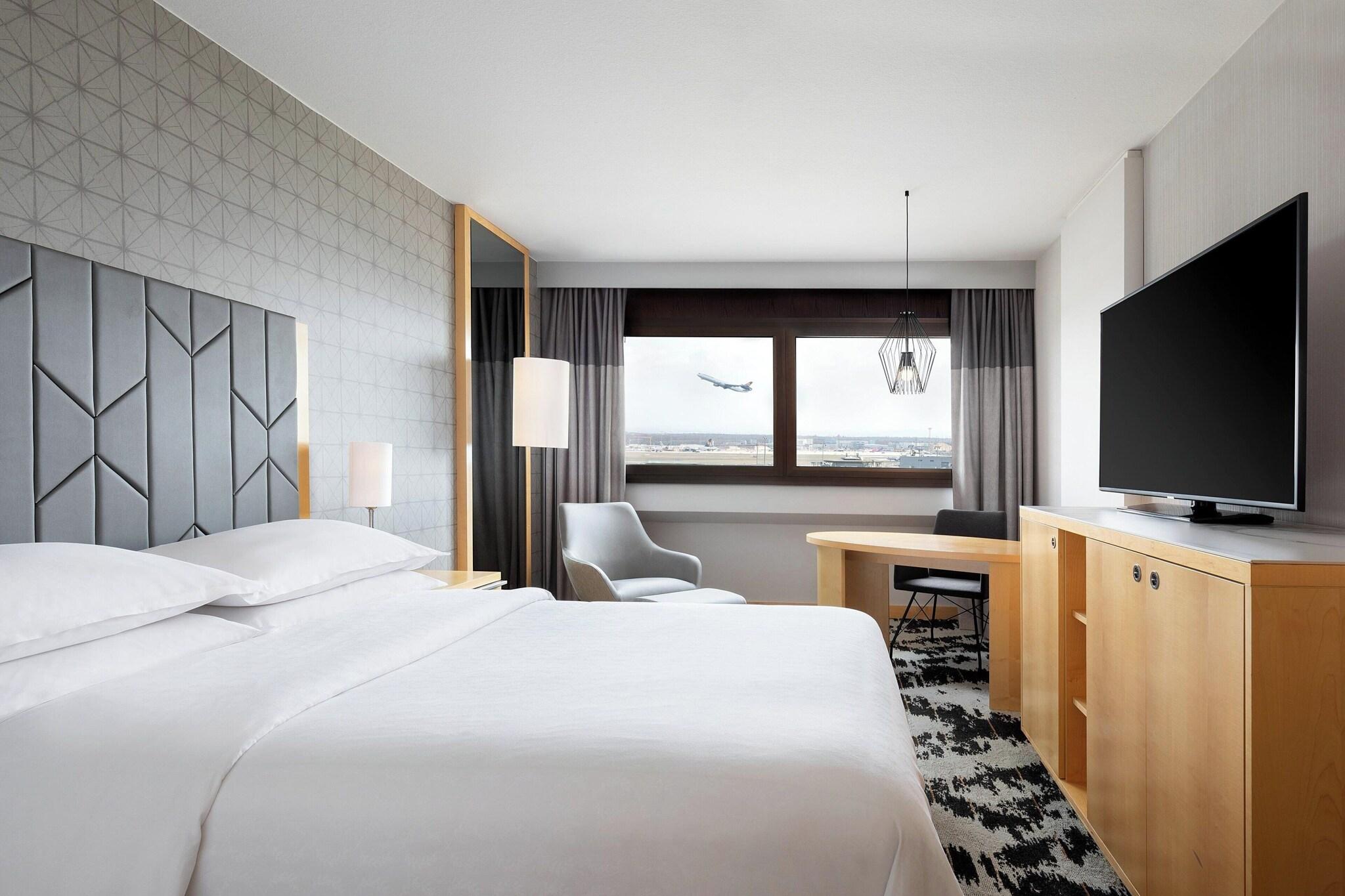 Double Deluxe King Bed