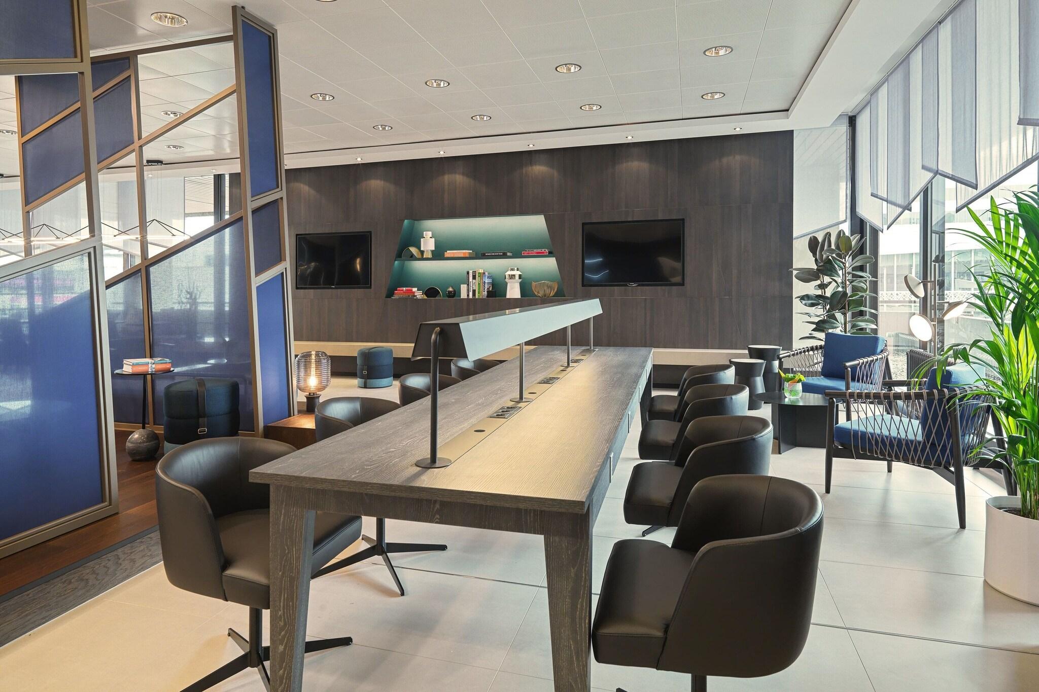 Double Club King Bed