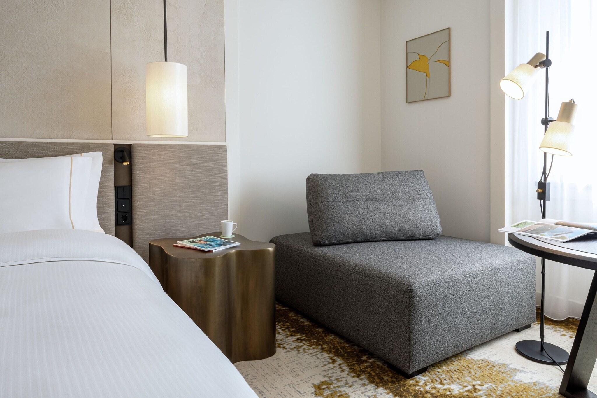 Double Deluxe King Bed