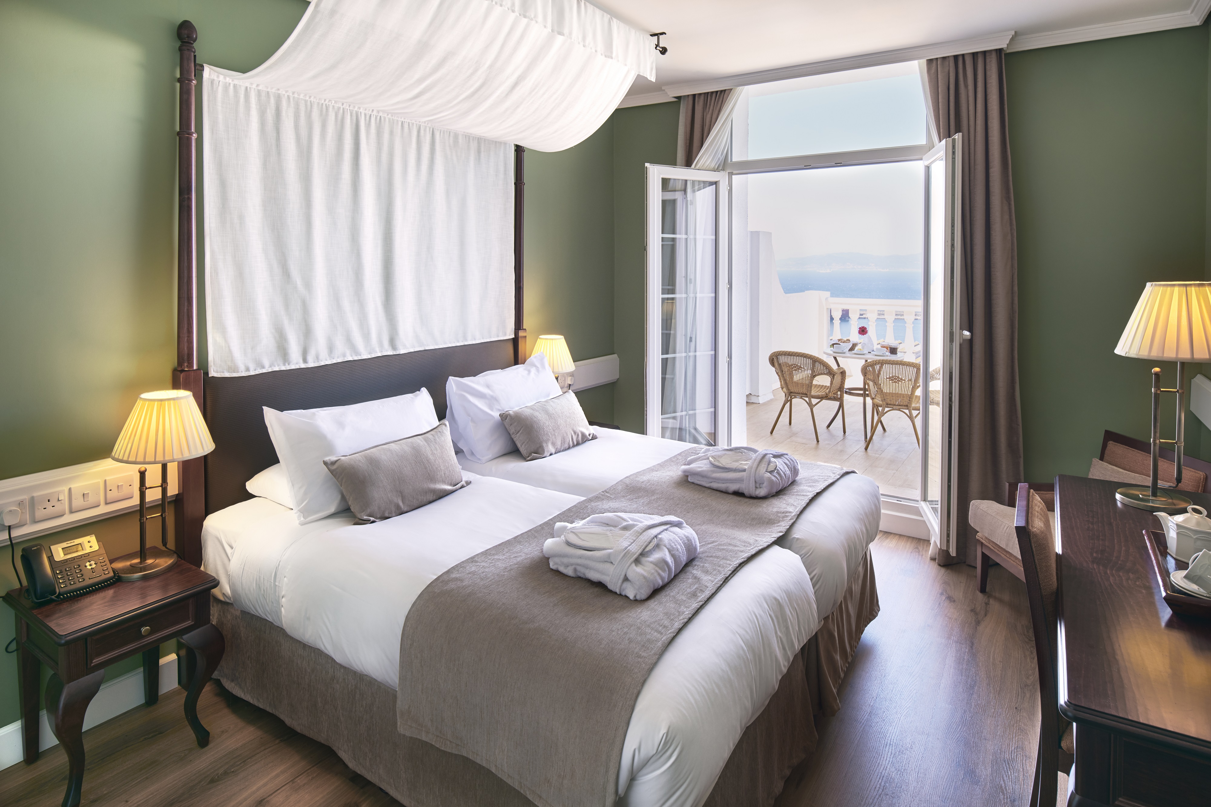 Twin Sea View with Balcony