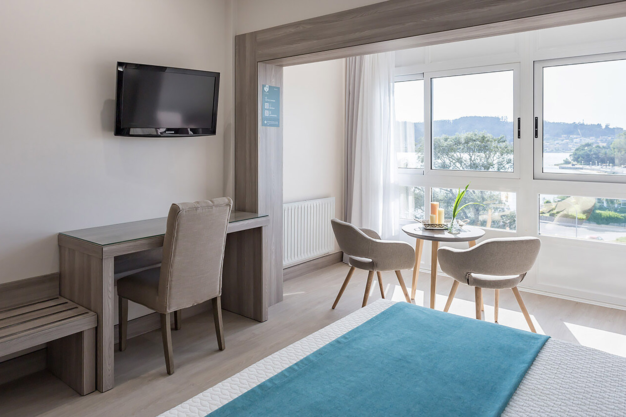 Double or Twin Deluxe Side Sea View