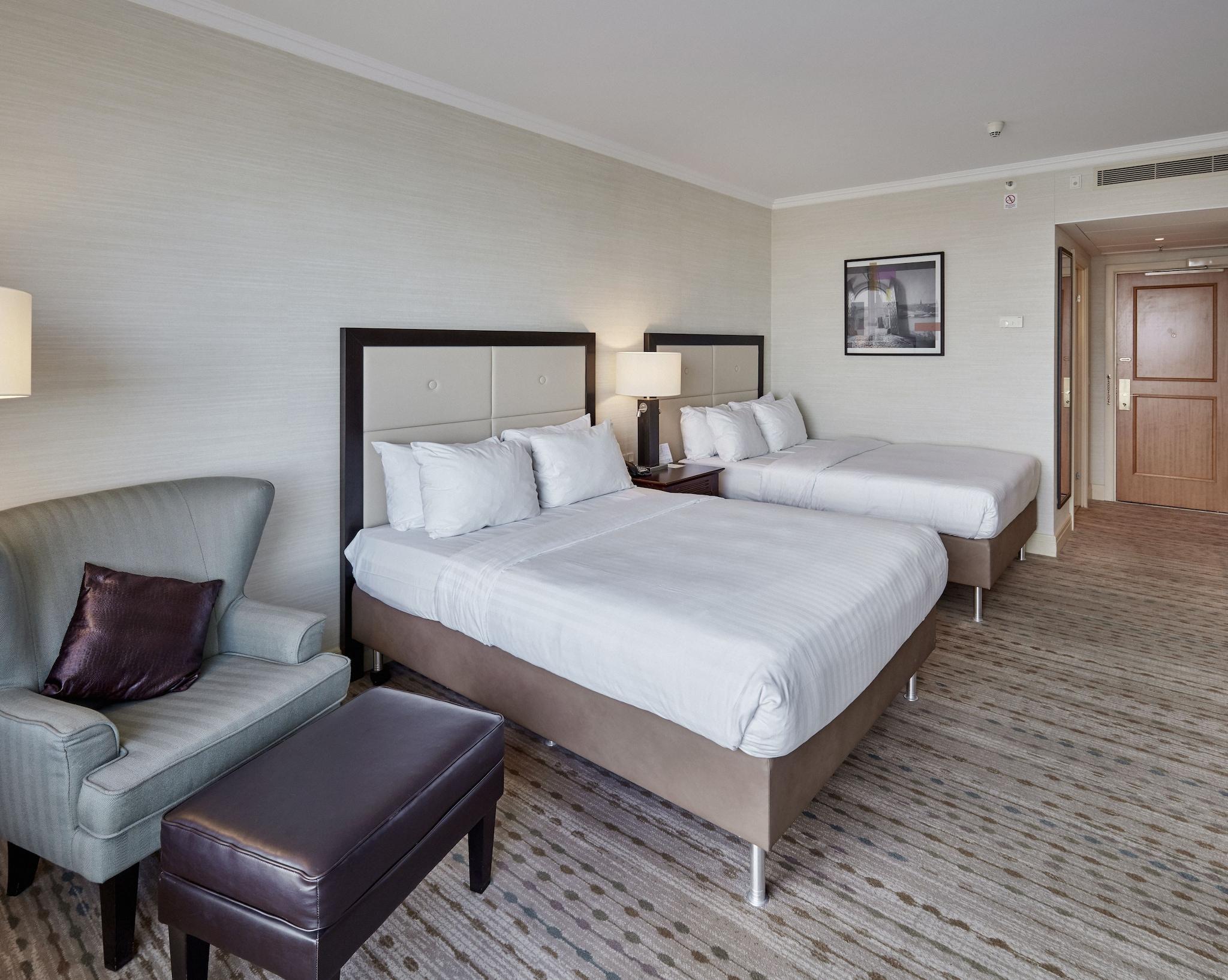 Quadruple Deluxe with Views