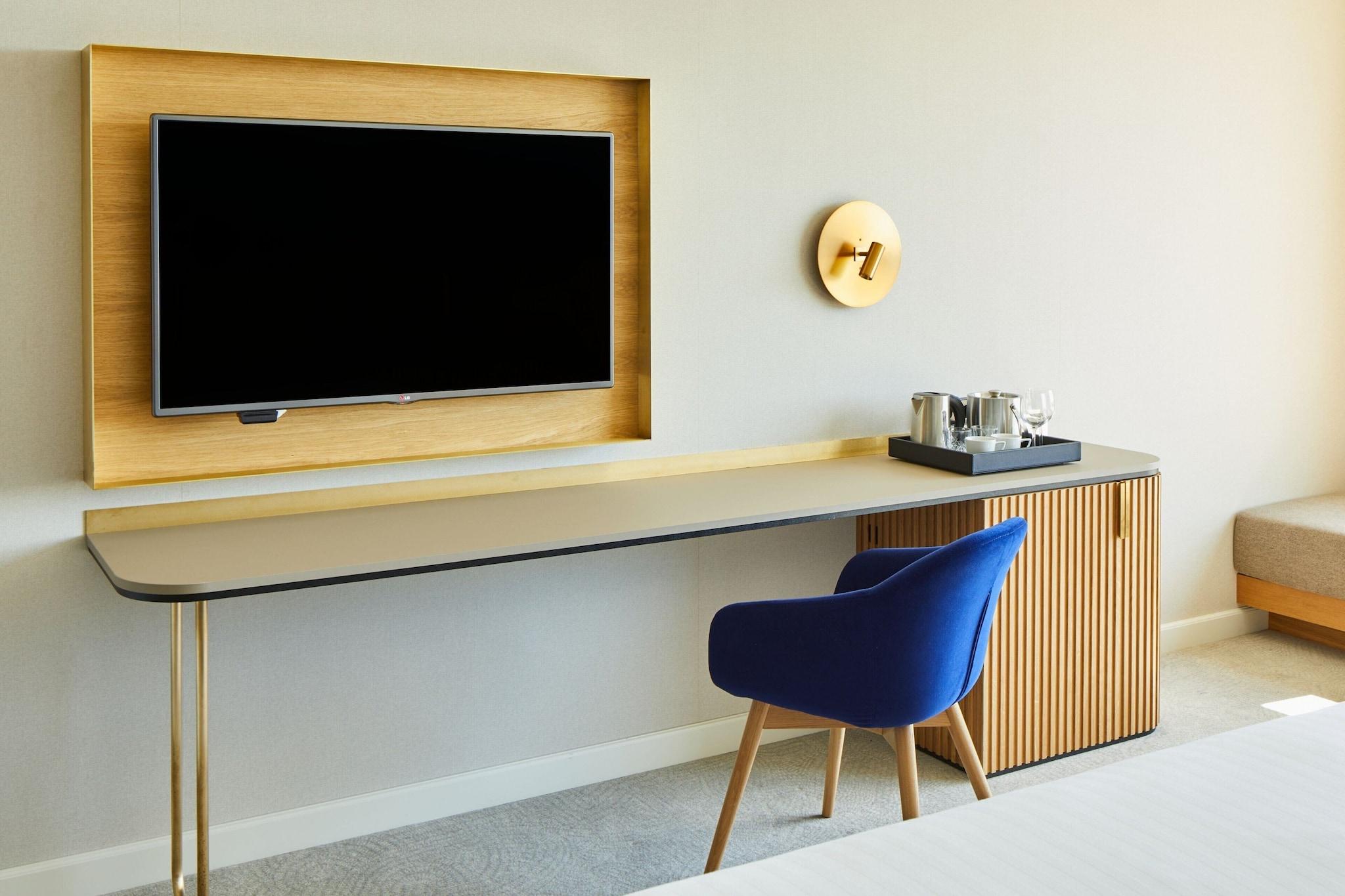 Double Executive King Bed