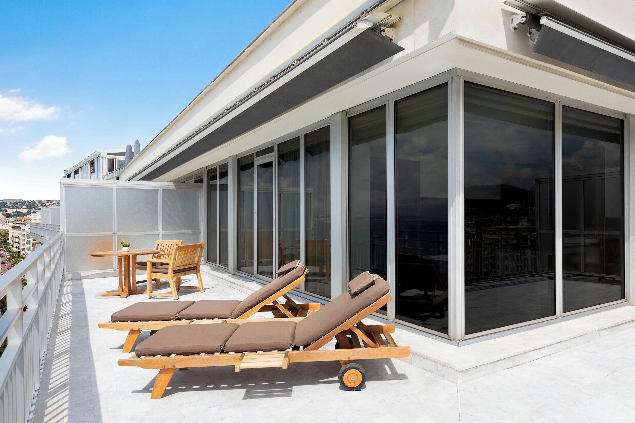 Suite Sea View King Bed