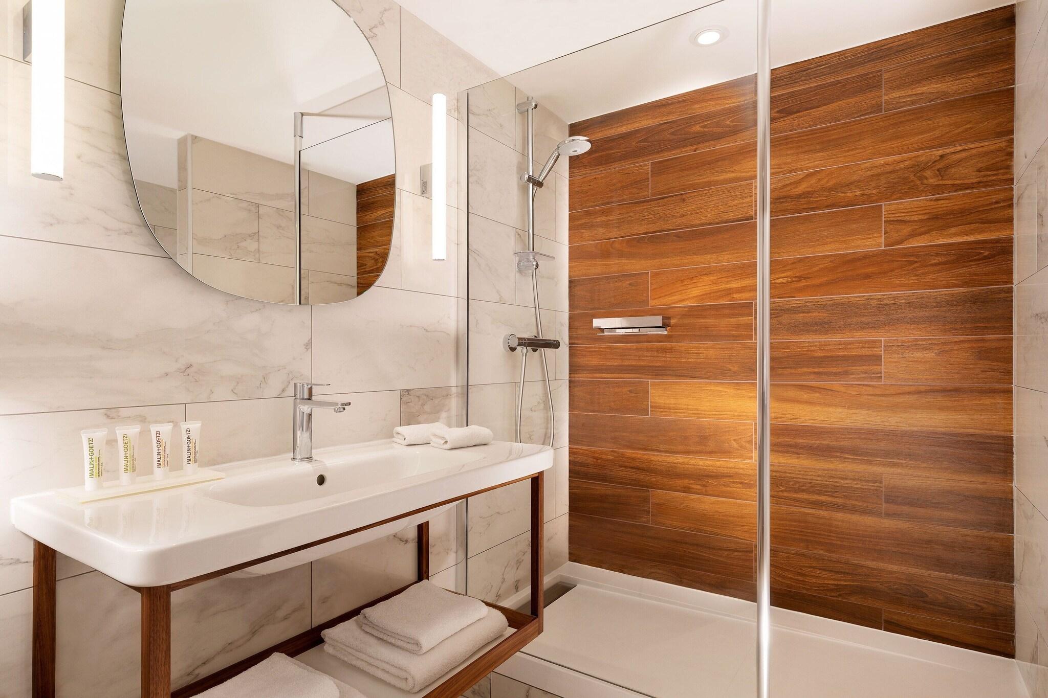 Twin Executive City View