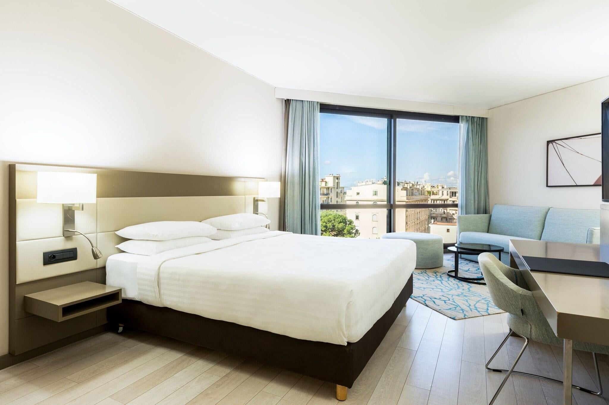 Double Sea View King Bed