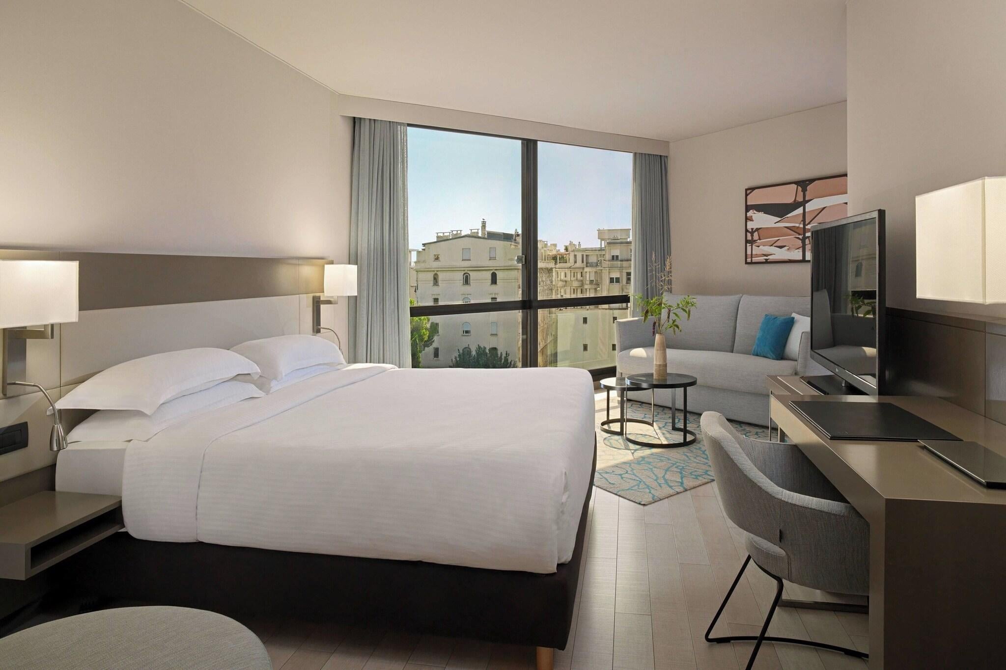 Double Sea View King Bed