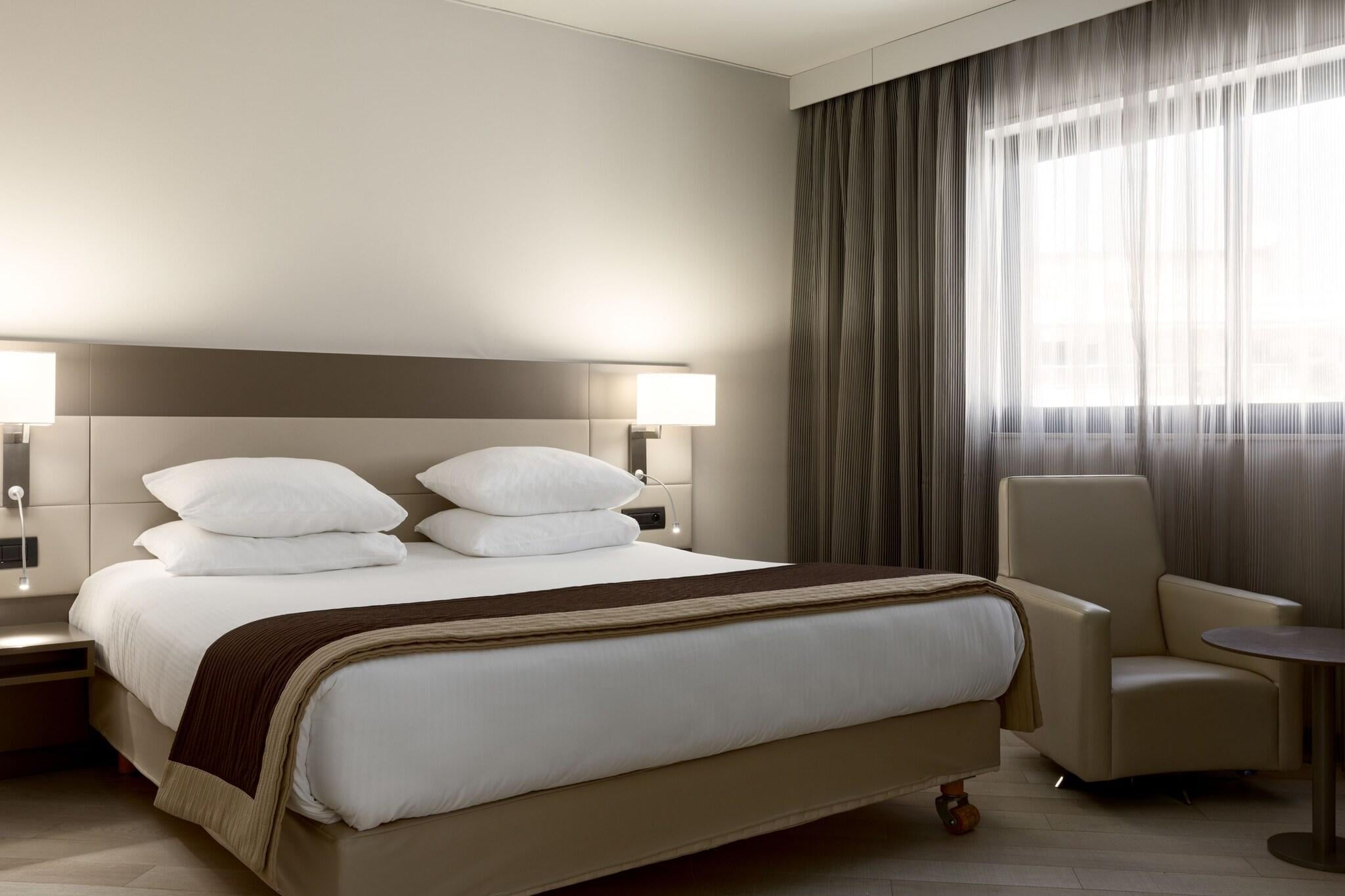 Double Sea View King Bed