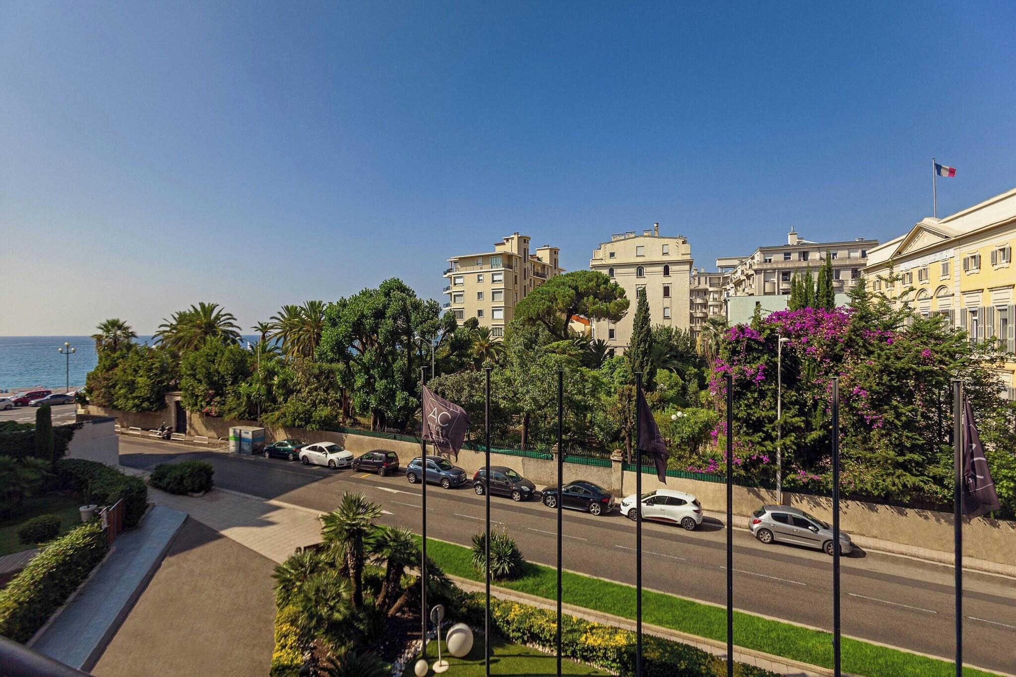 Twin Superior Garden View