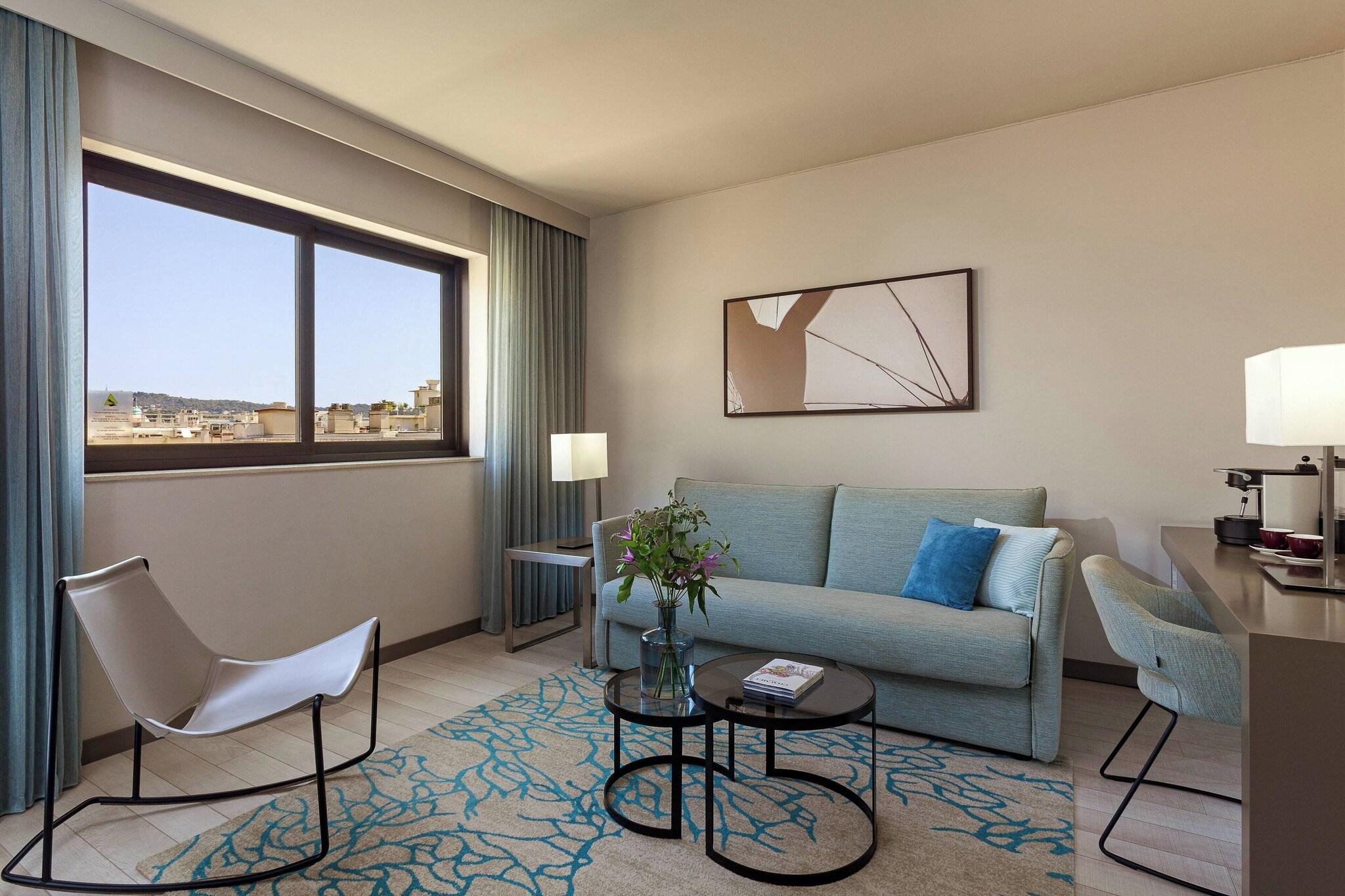 Junior Suite City View King Bed