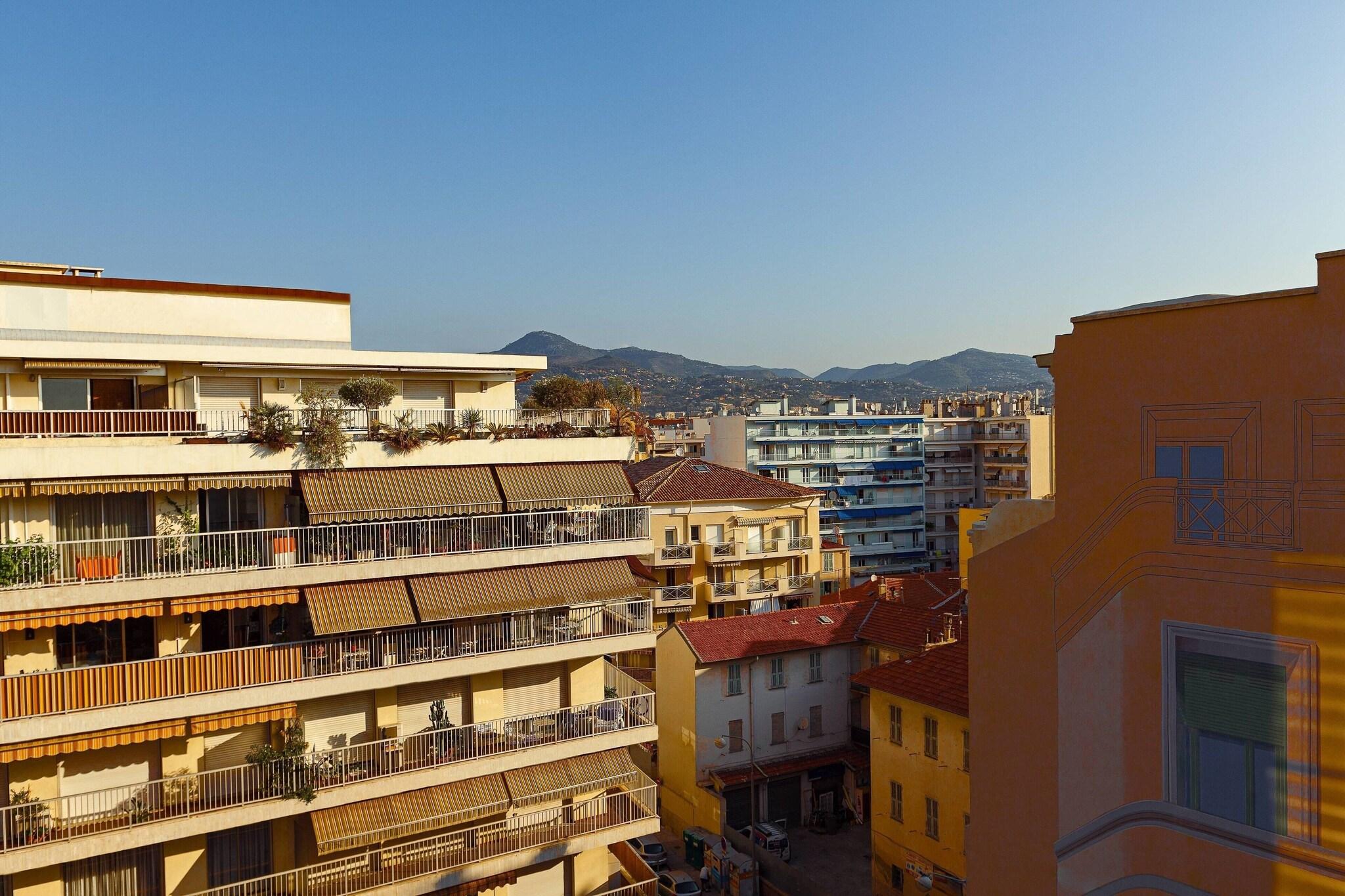 Junior Suite City View King Bed