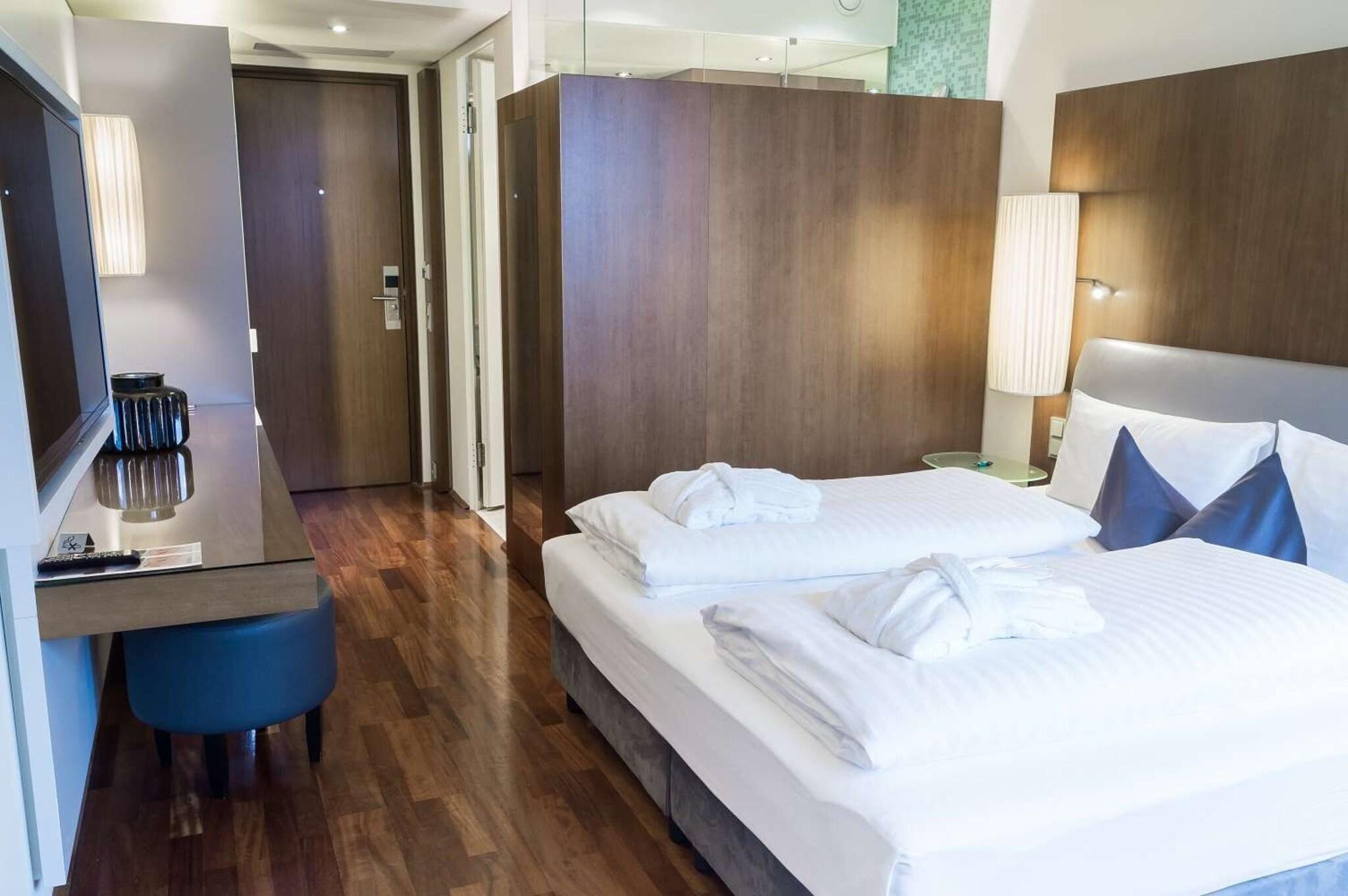 Double Superior Queen Bed