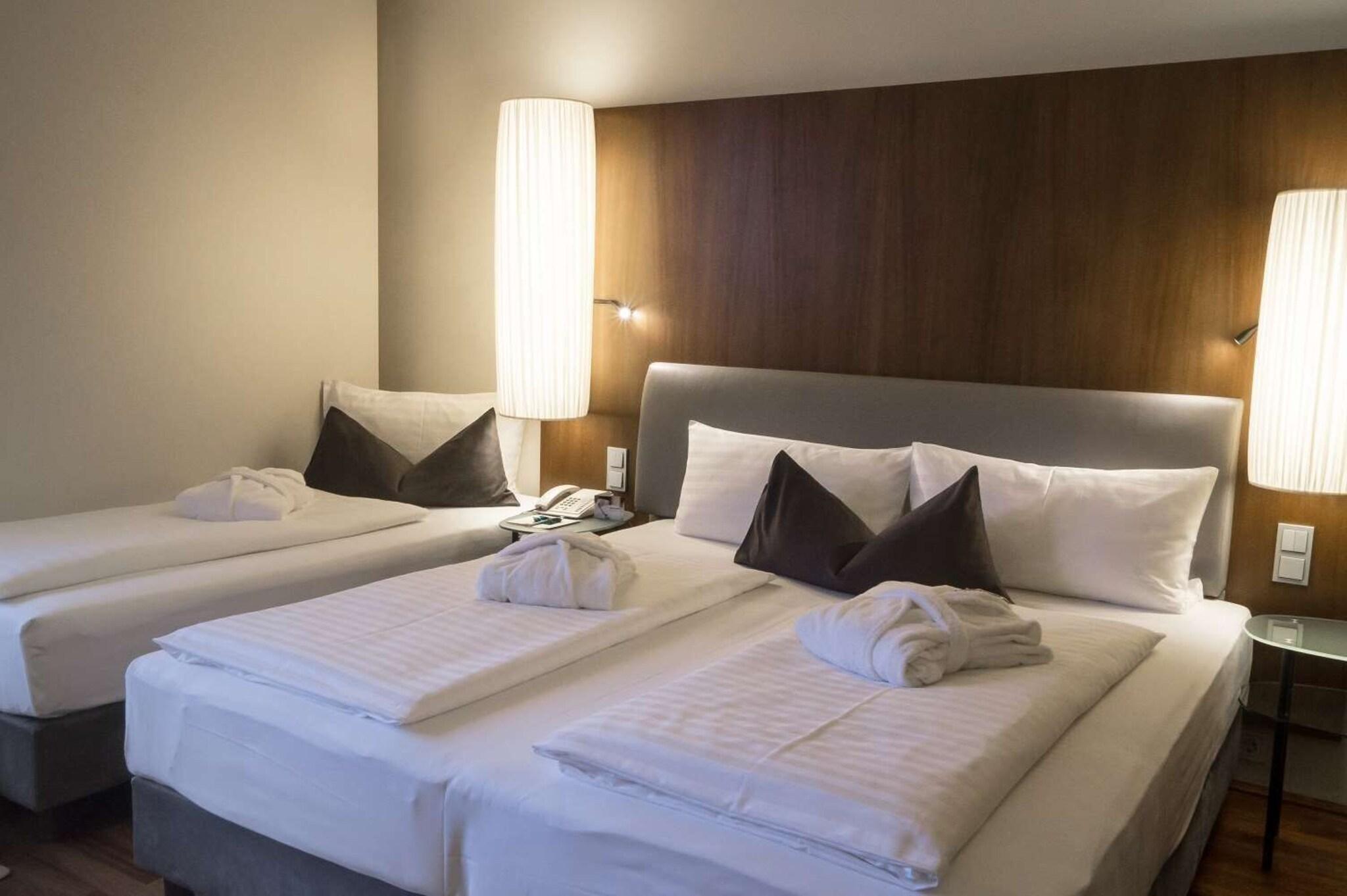 Double Deluxe Queen Bed