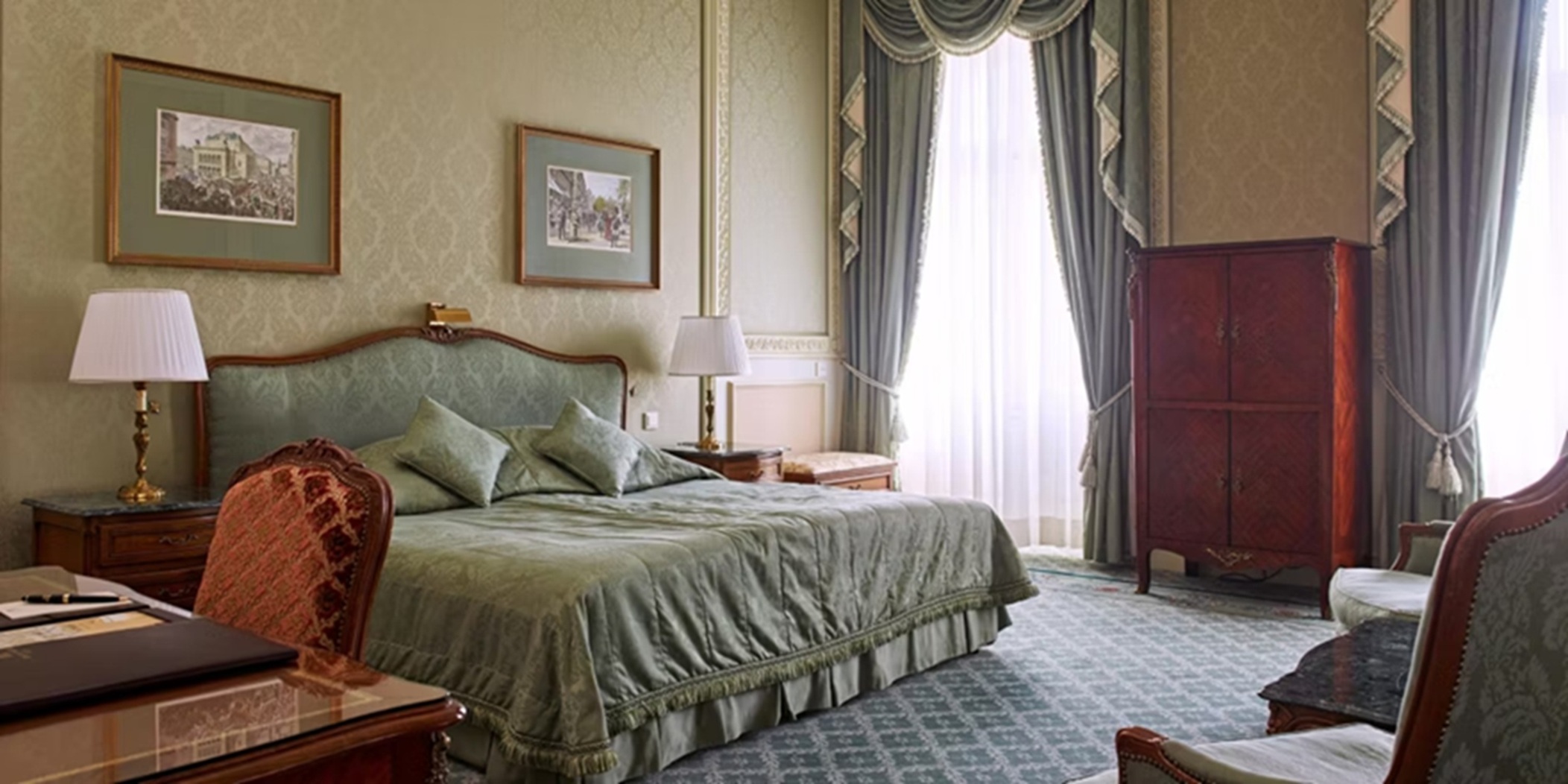 Double City View King Bed