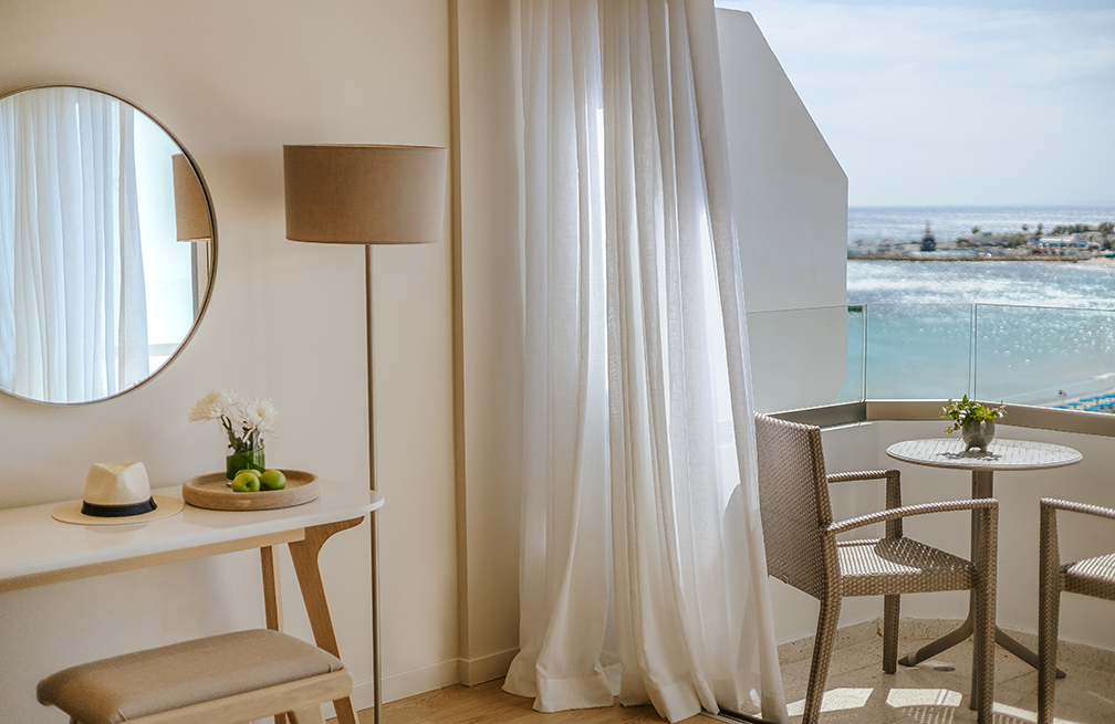 Double or Twin Side Sea View