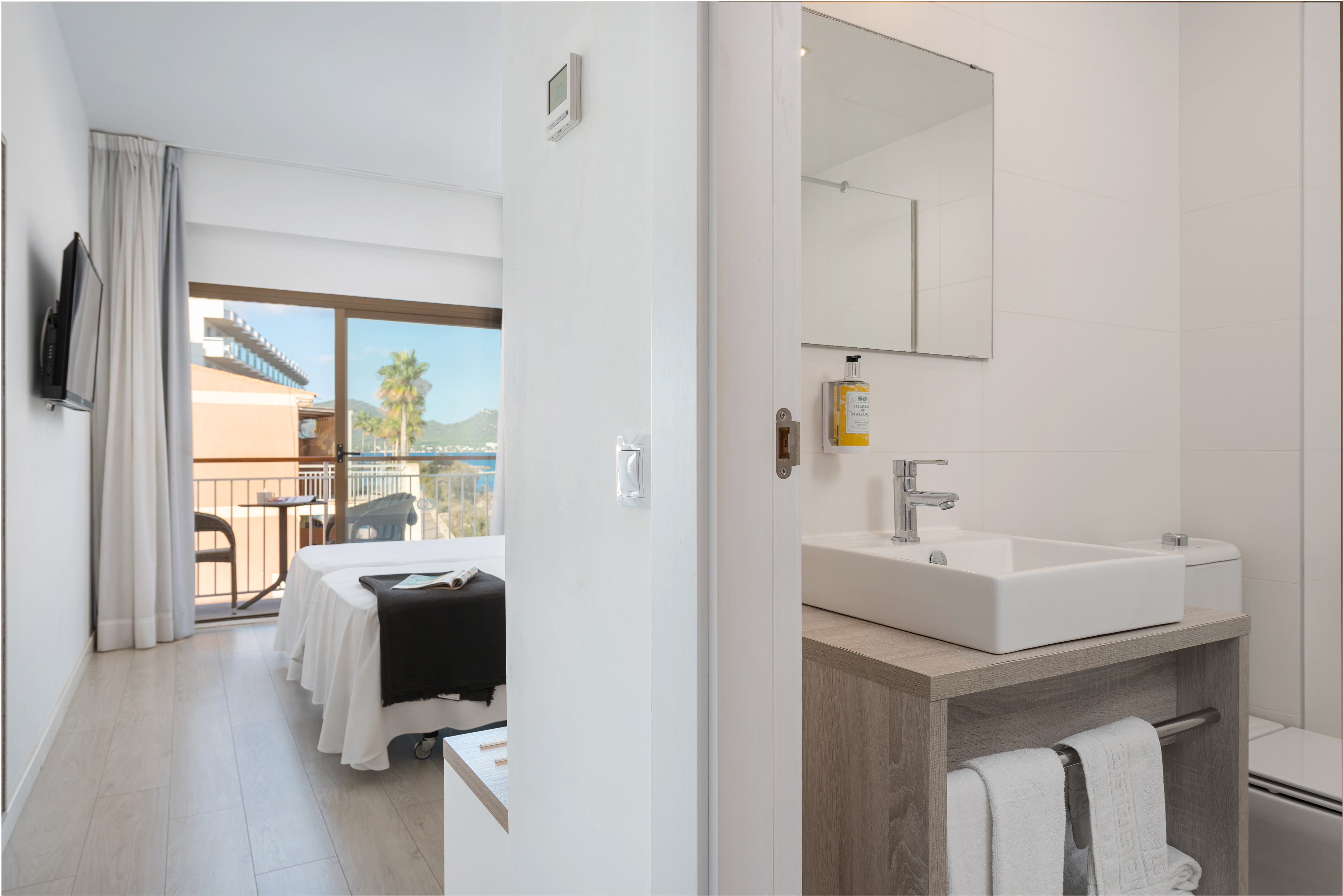 Double or Twin Side Sea View