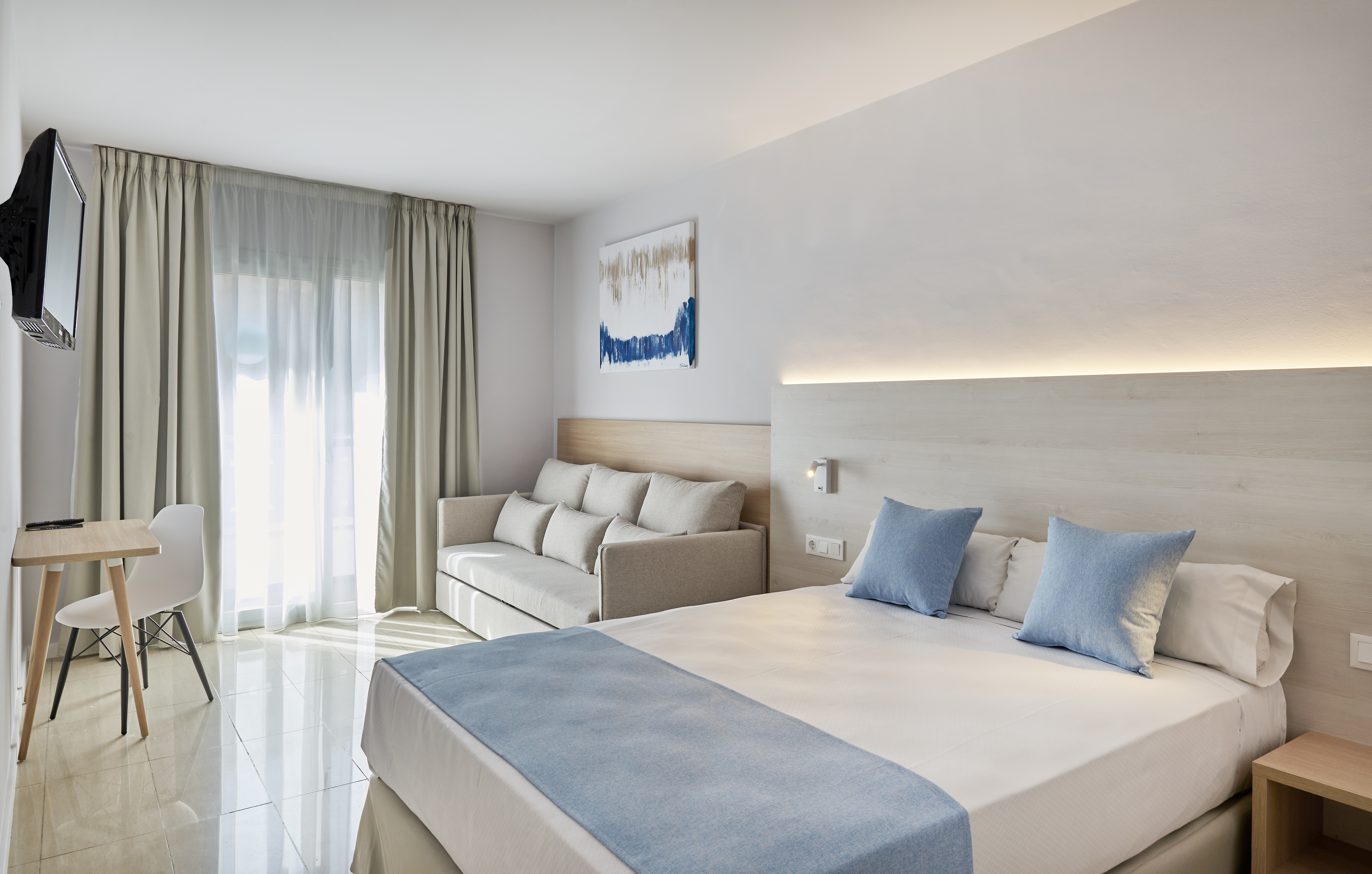 Quadruple with Balcony