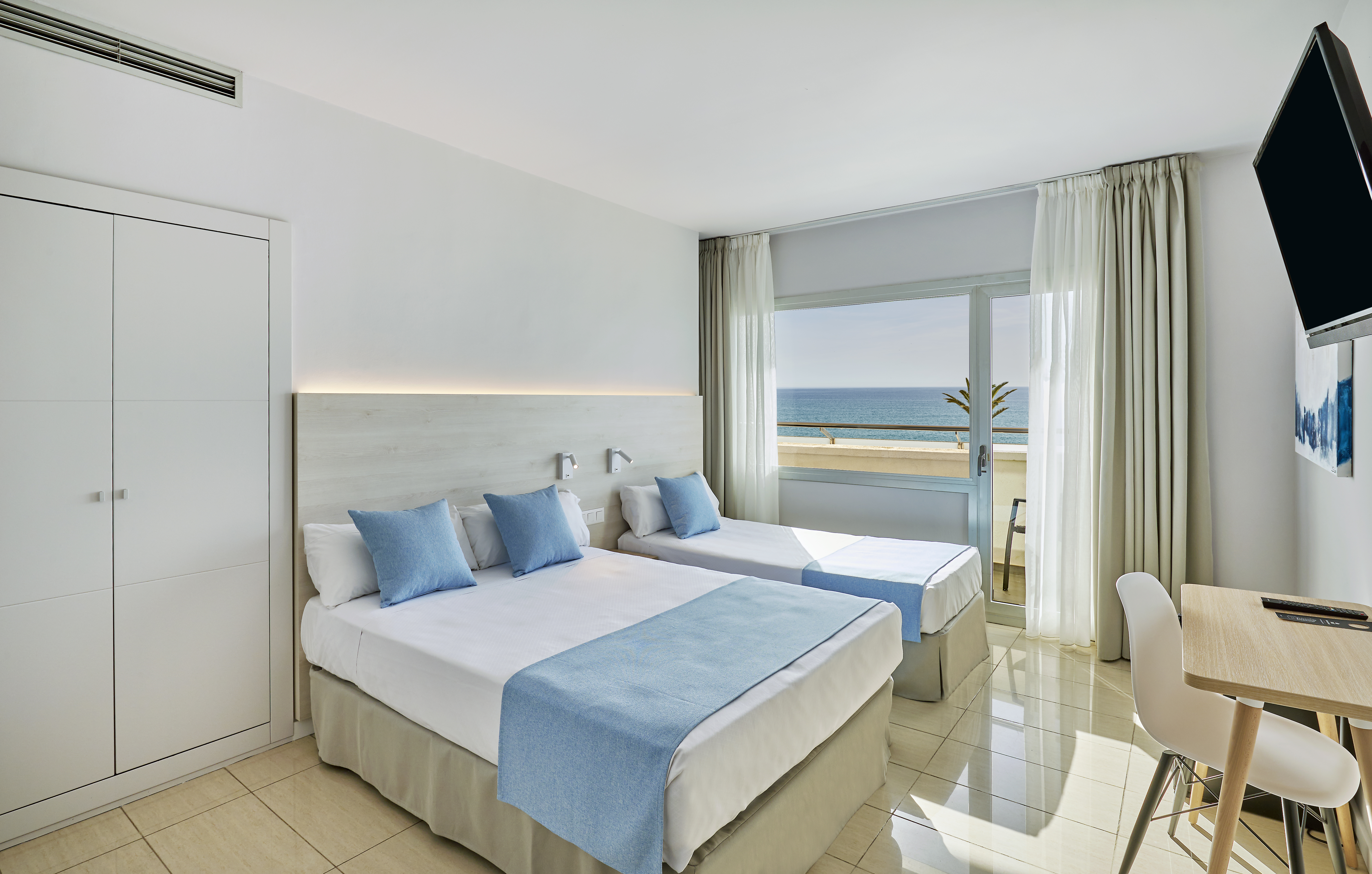 Triple Deluxe Sea View with Balcony