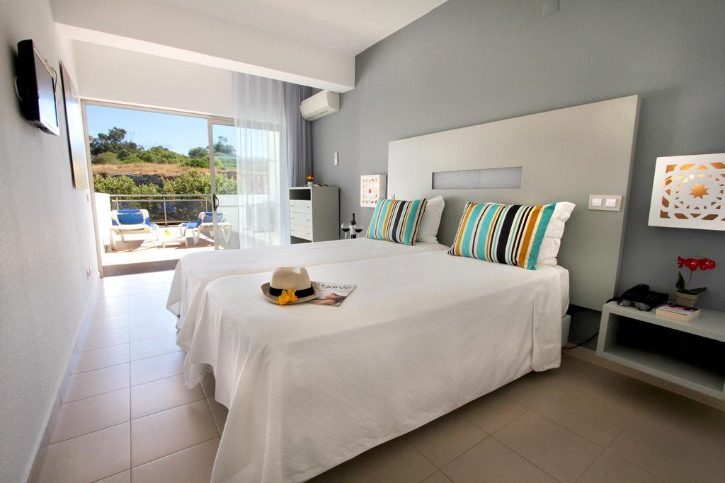 Double or Twin Side Sea View