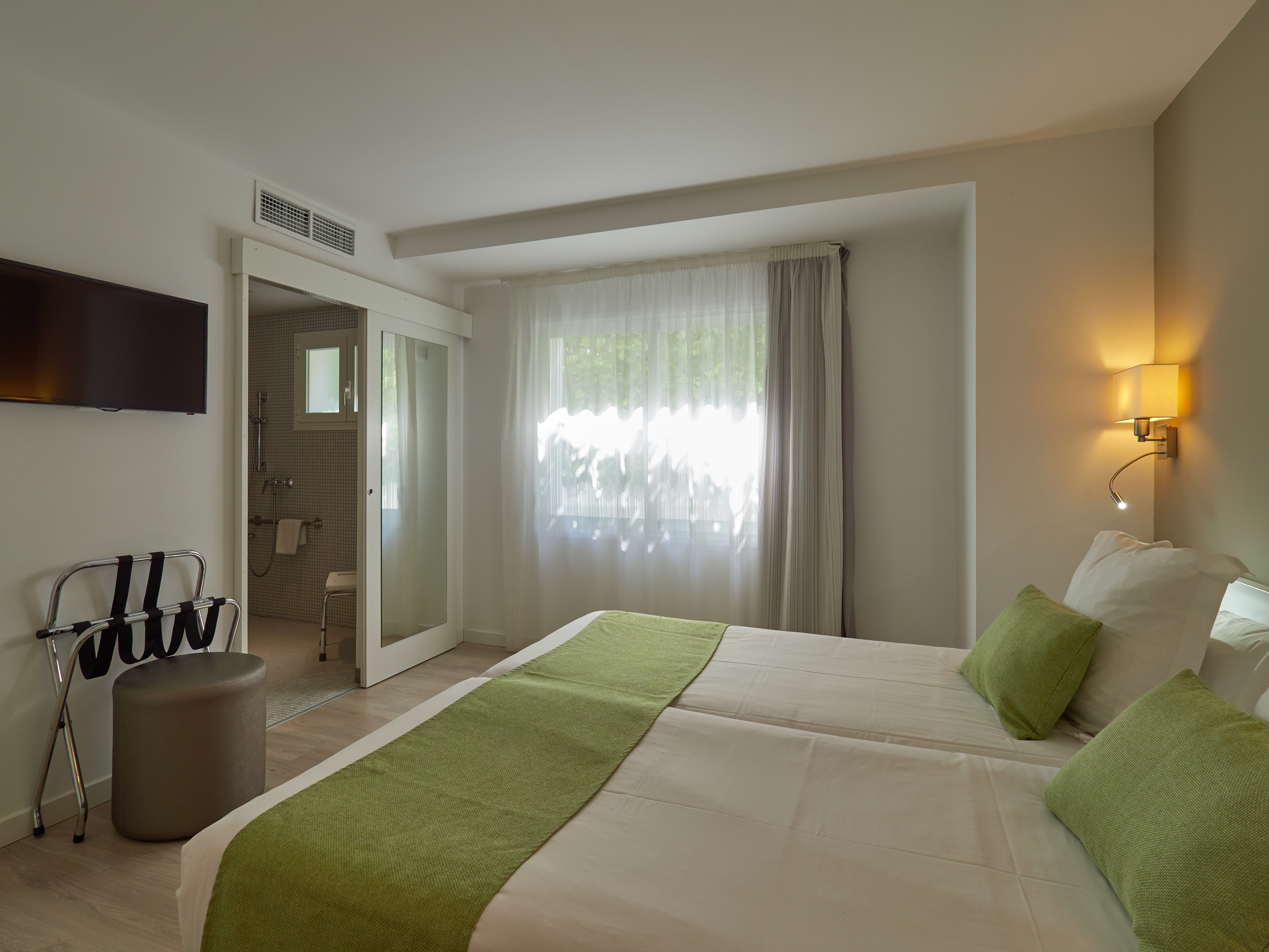 Double or Twin Standard