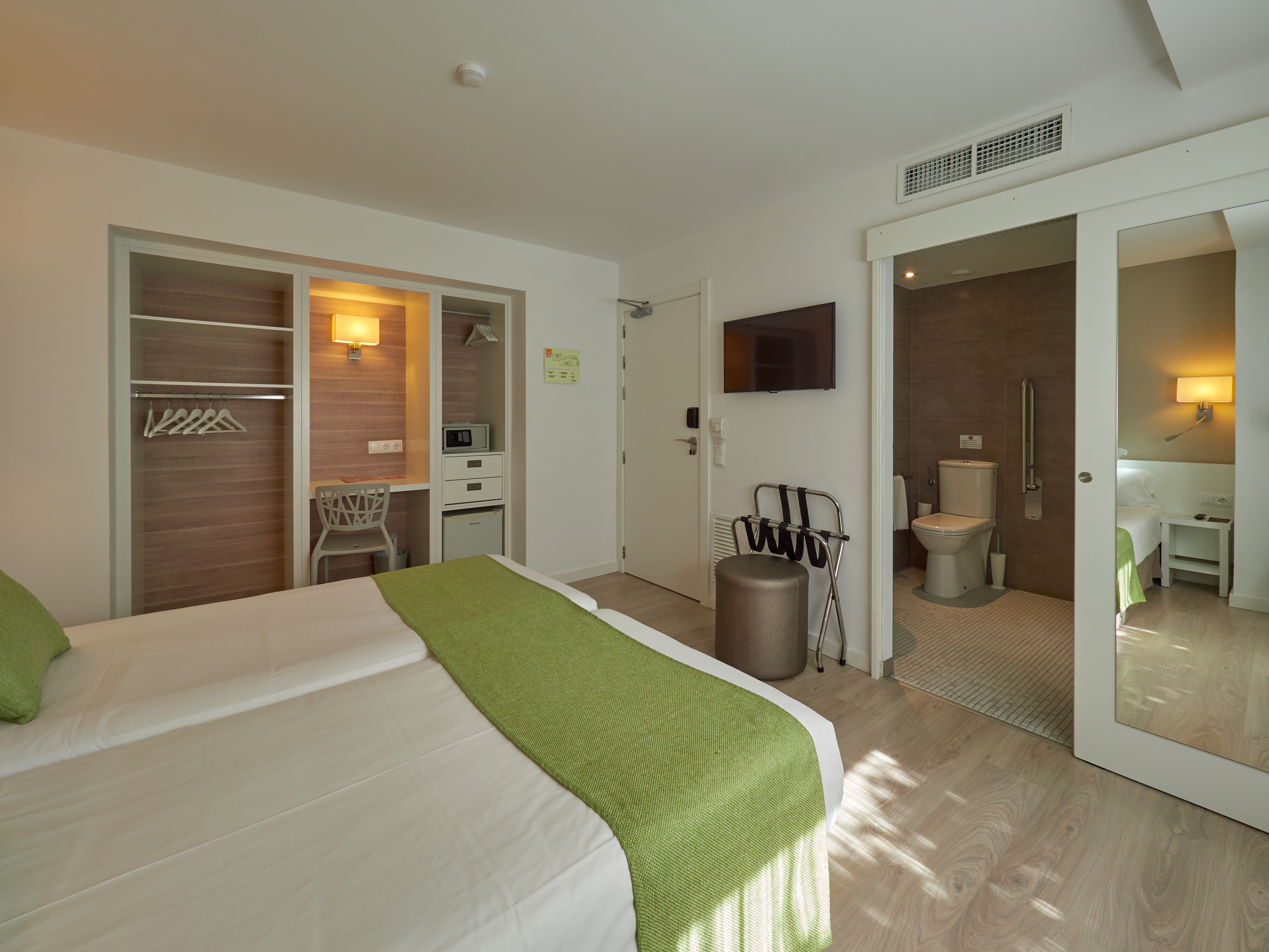 Double or Twin Standard