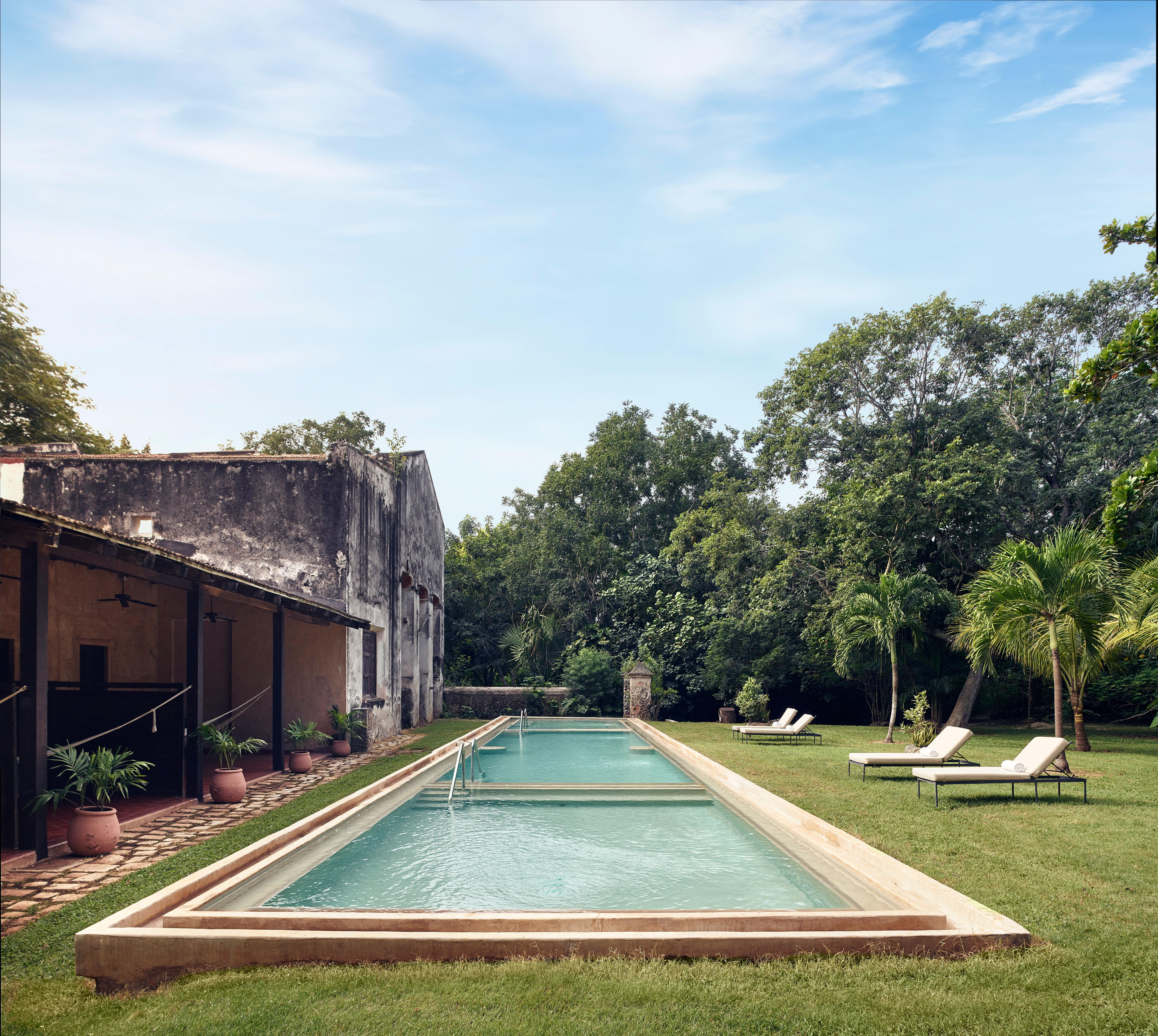 Double Deluxe Queen Bed