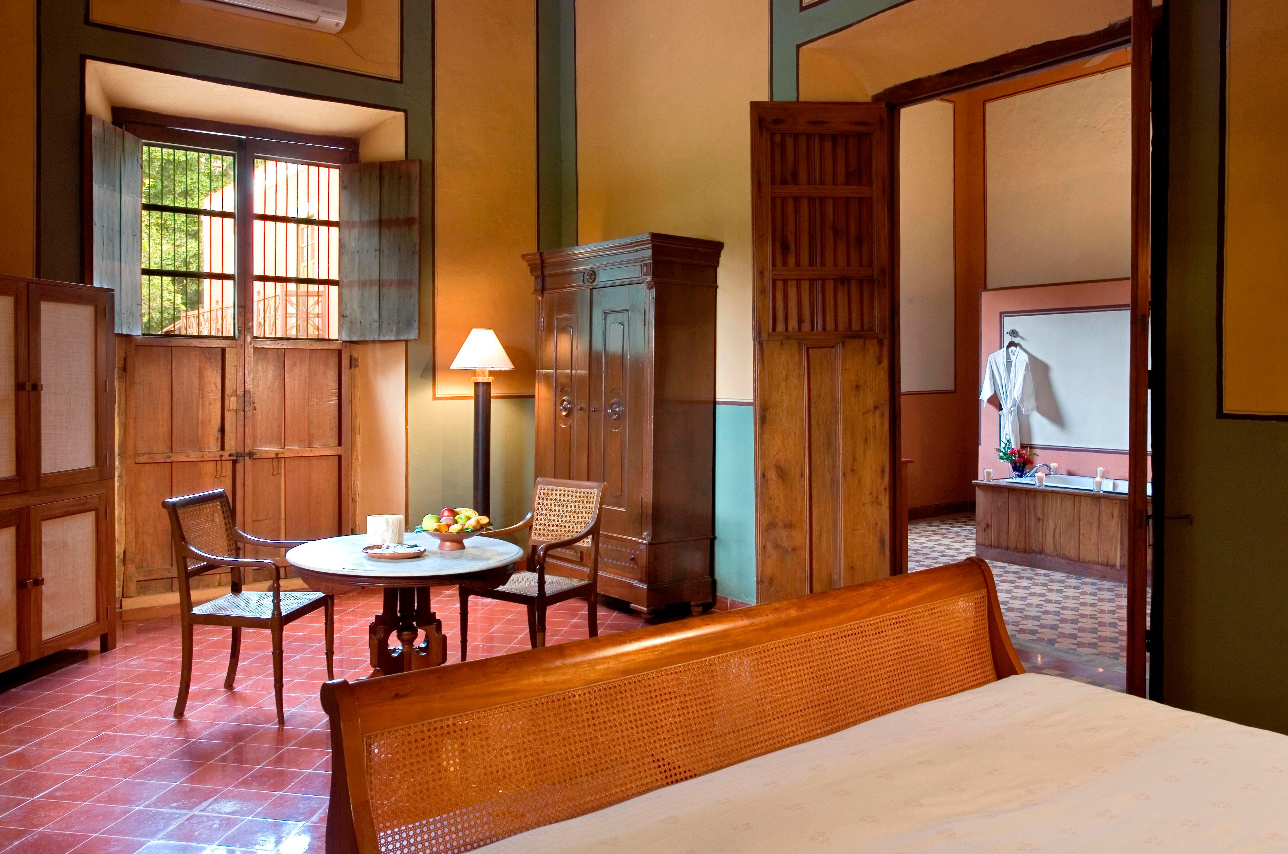 Double Deluxe King Bed