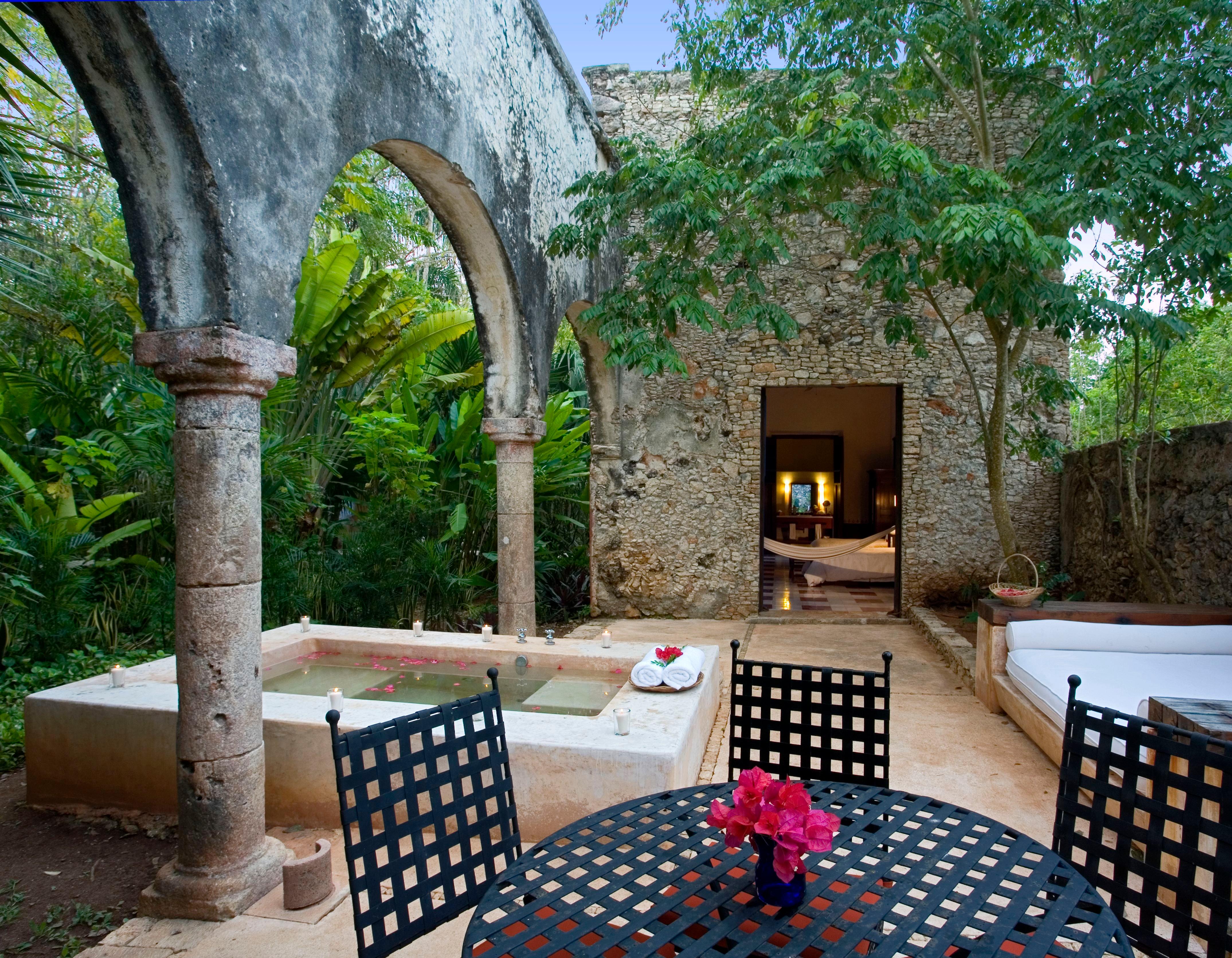 Suite Queen Size Bed