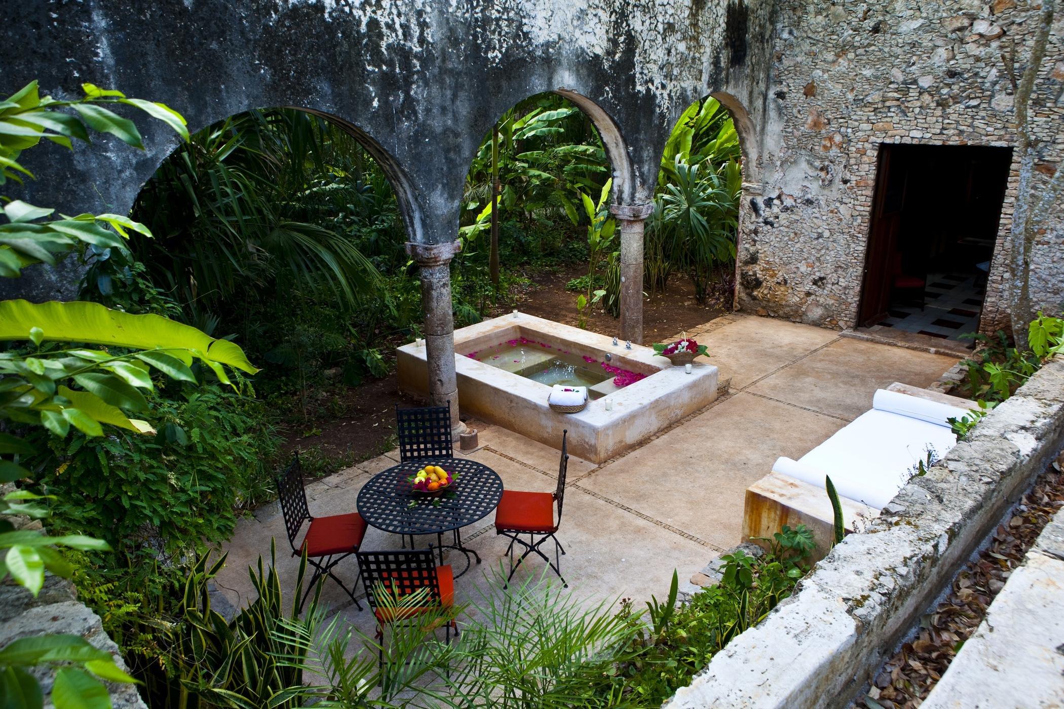 Suite Queen Size Bed