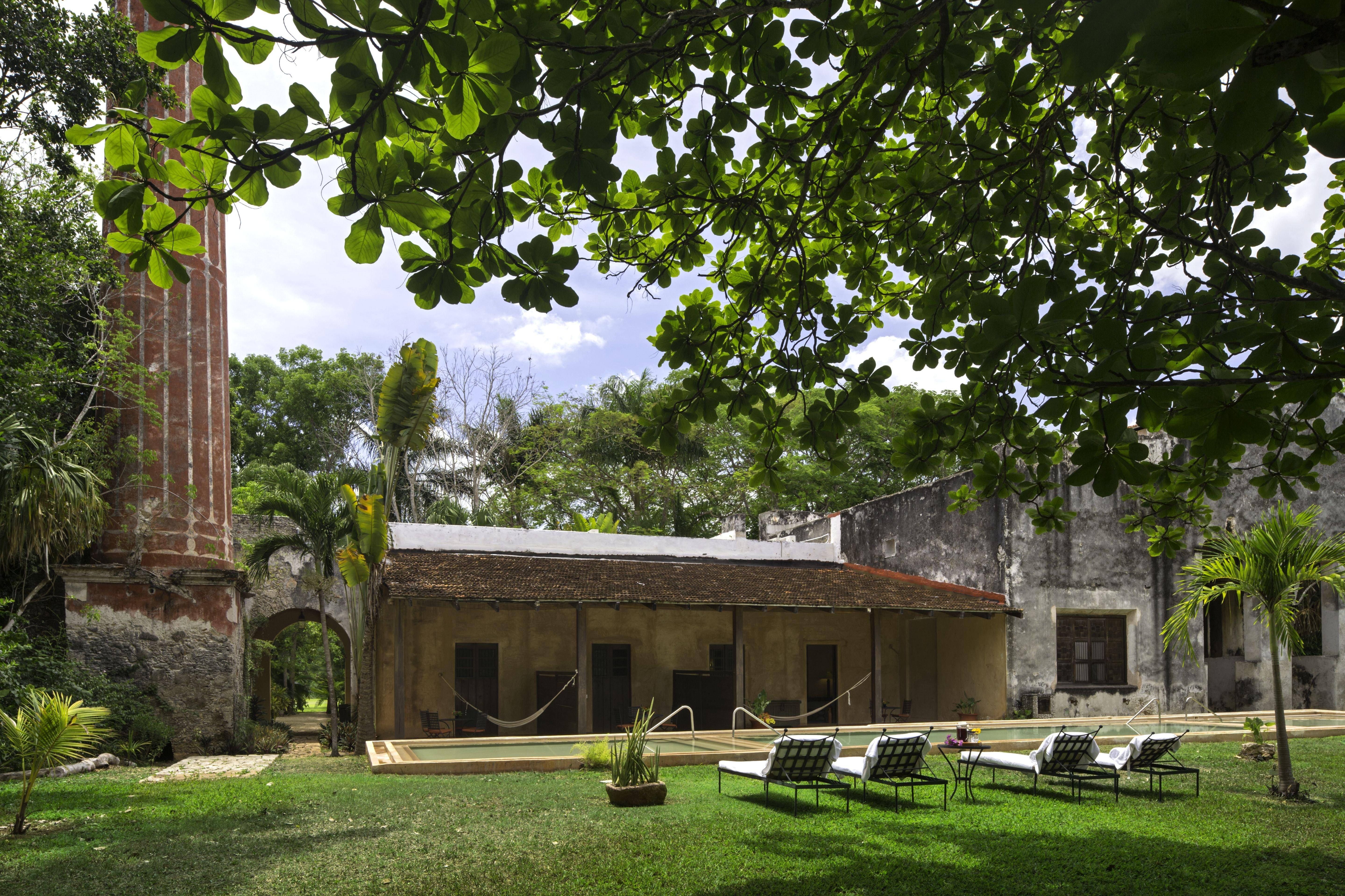 Double Deluxe King Bed