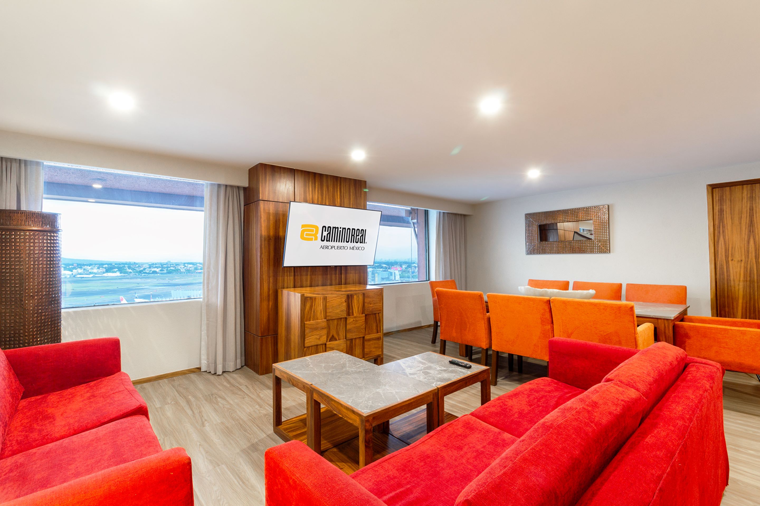 Suite Deluxe King Bed