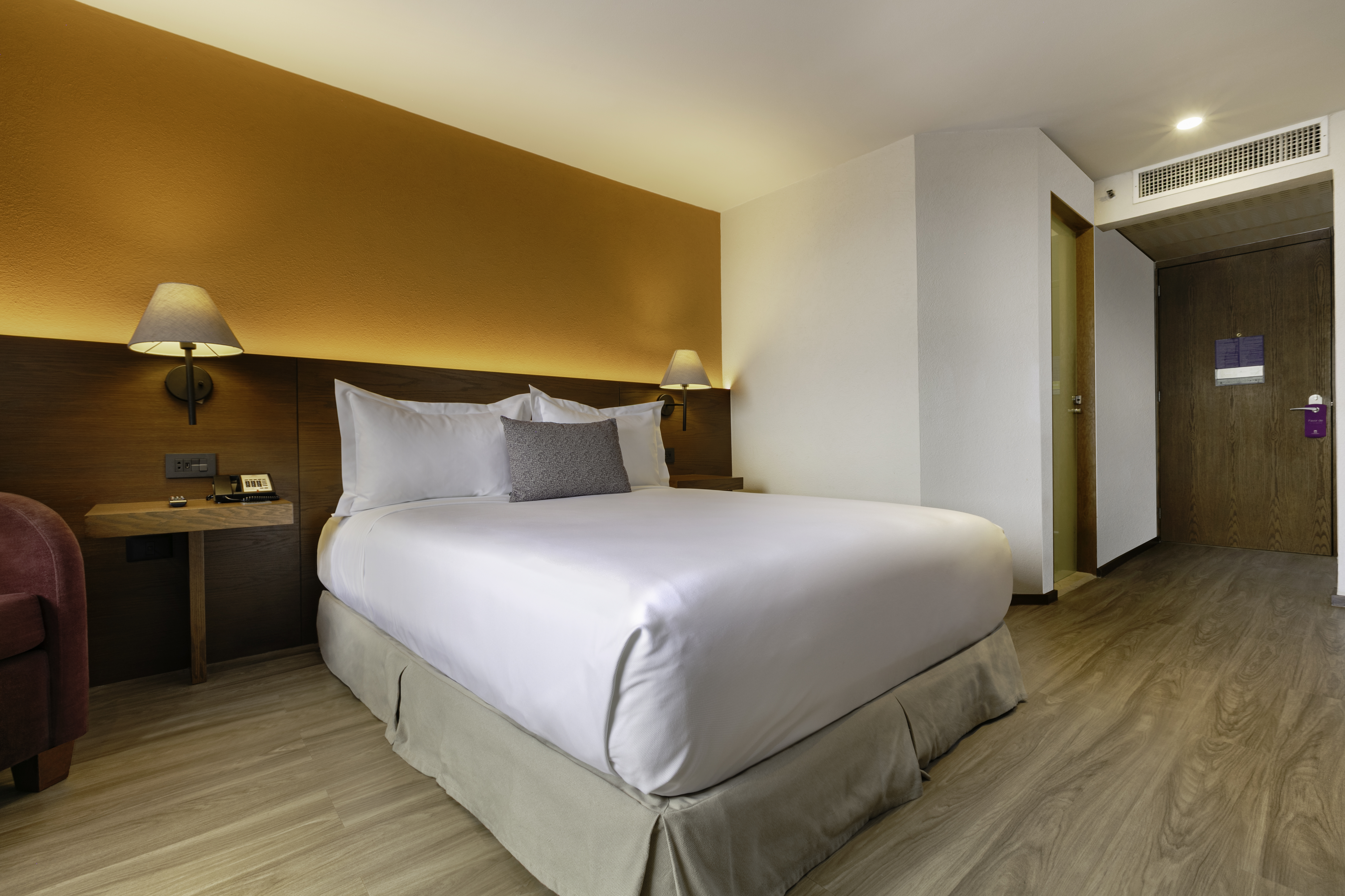 Double Deluxe Queen Bed