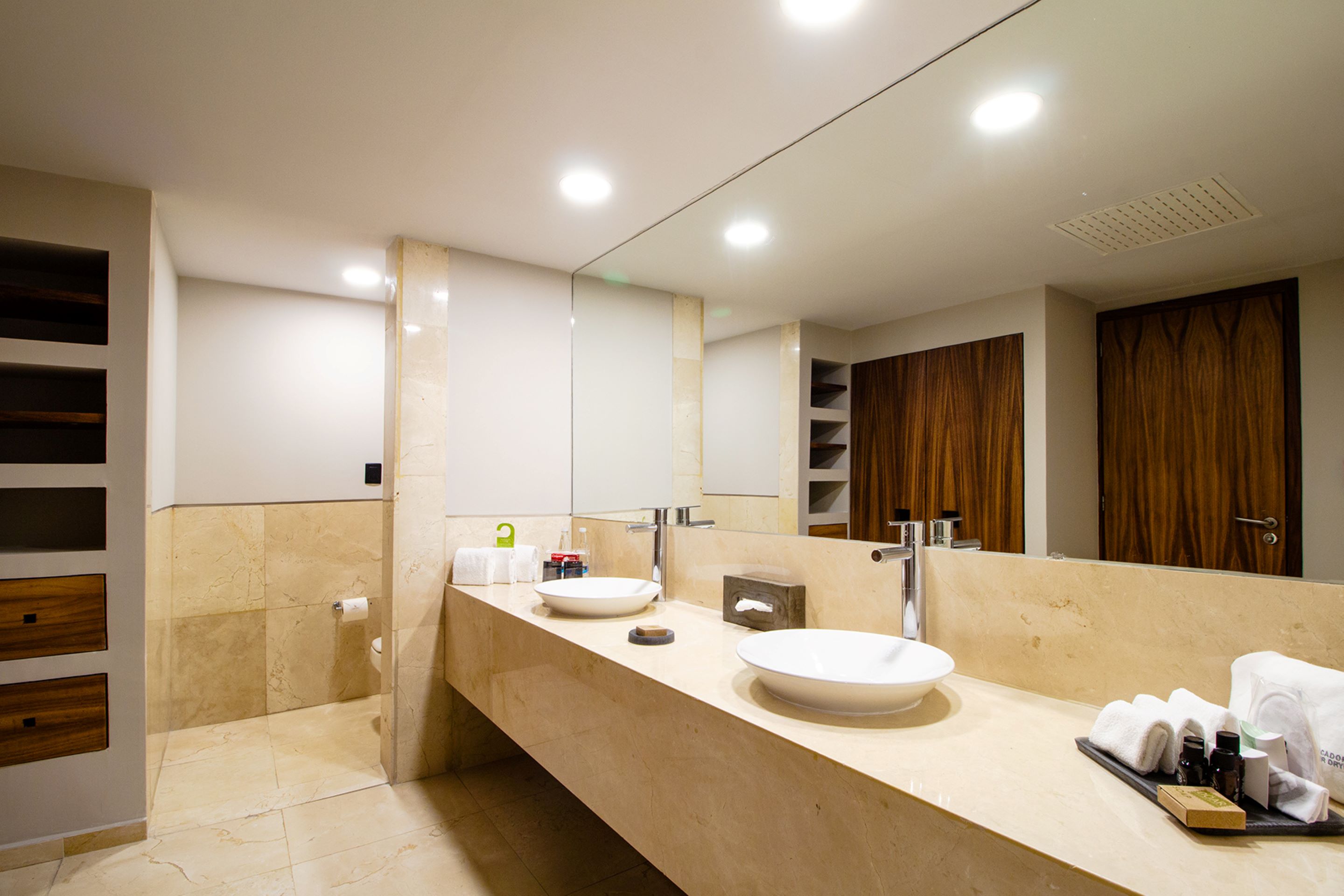 Suite Deluxe King Bed