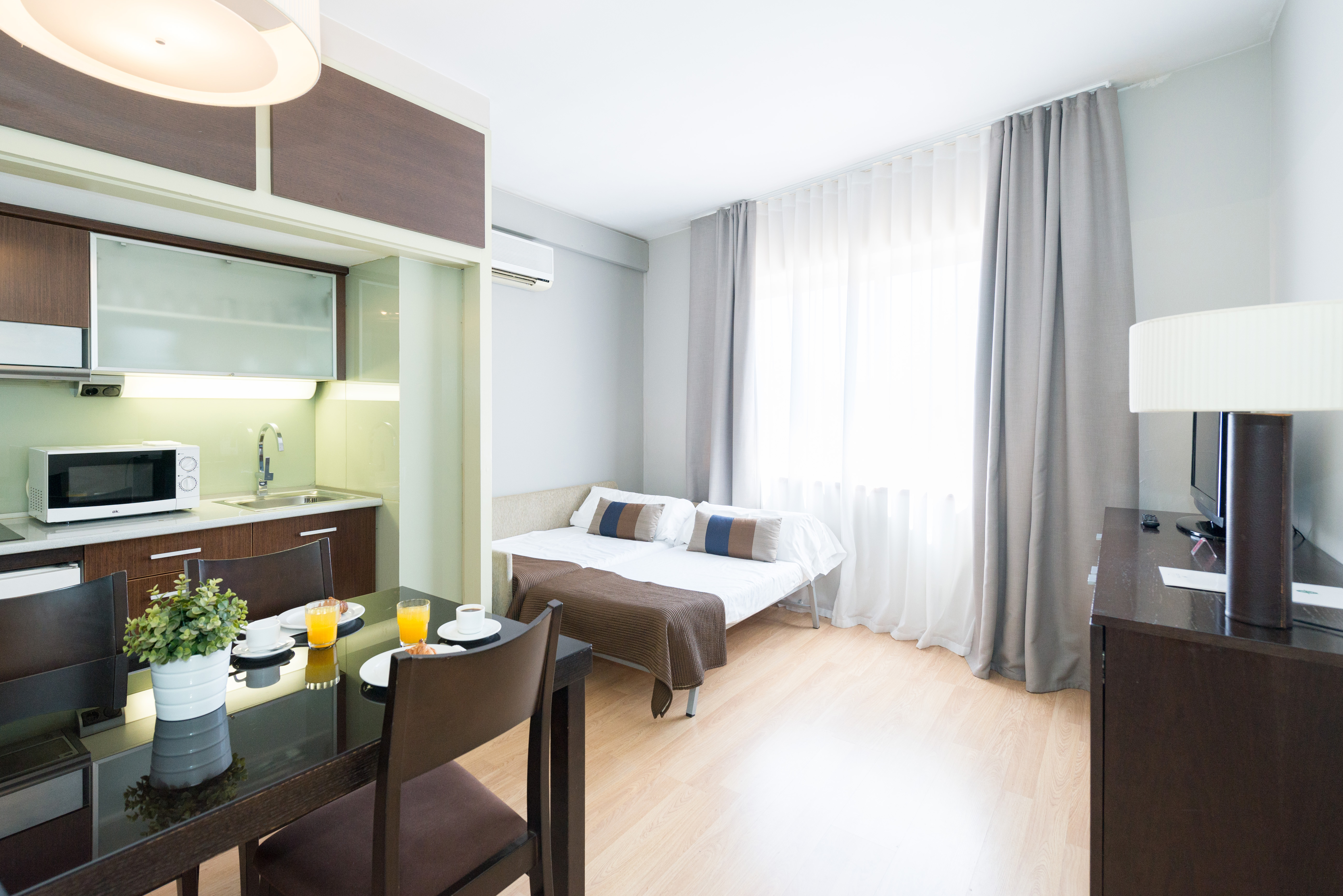 Apartment Capacity 4