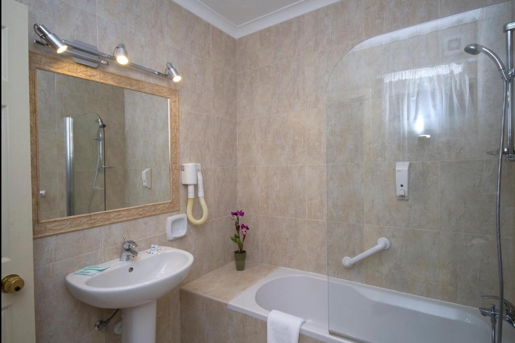 Quadruple with Balcony