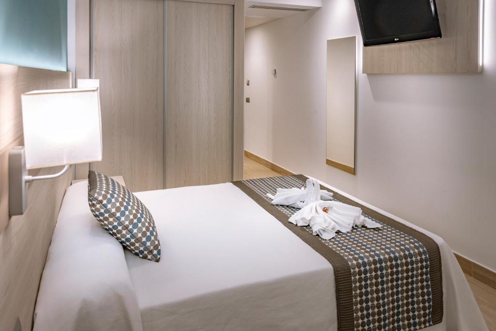 Double or Twin Capacity 4