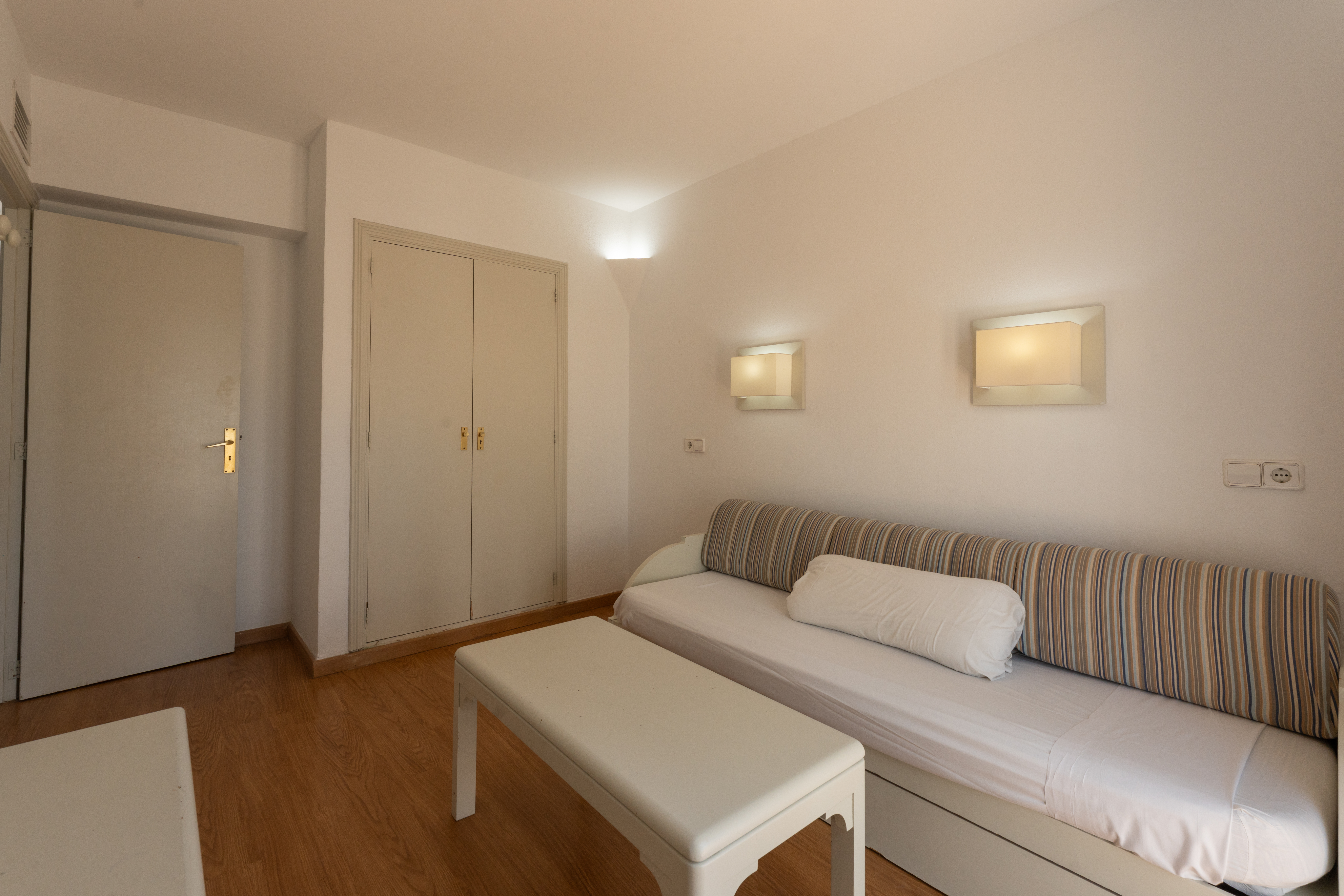 Apartment Capacity 1