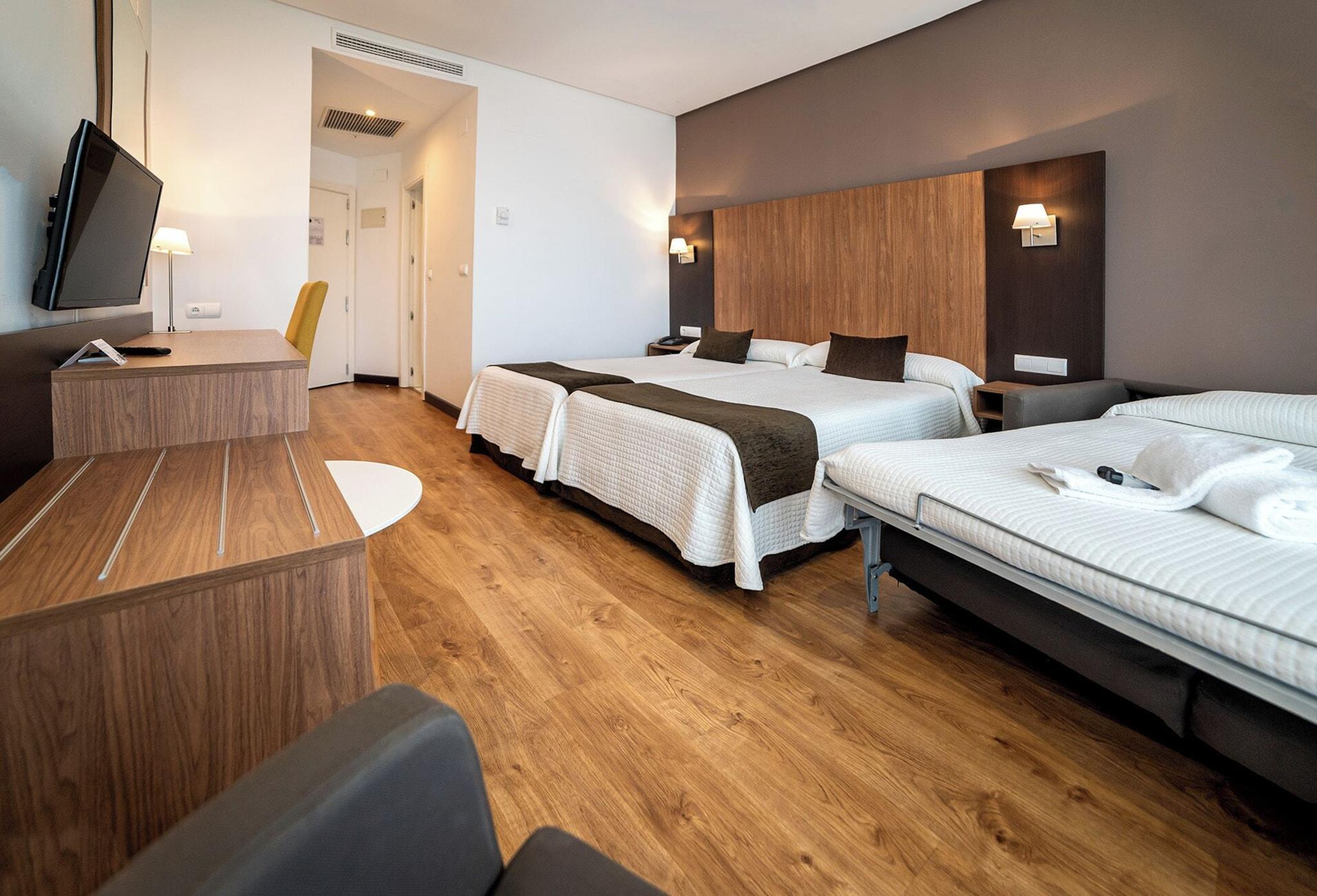 Room with Balcony with Views