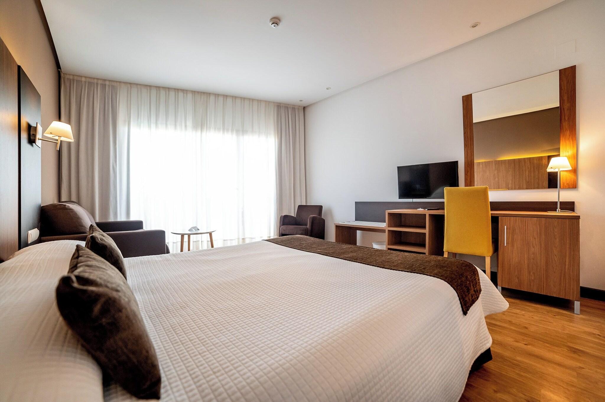 Room with Balcony with Views