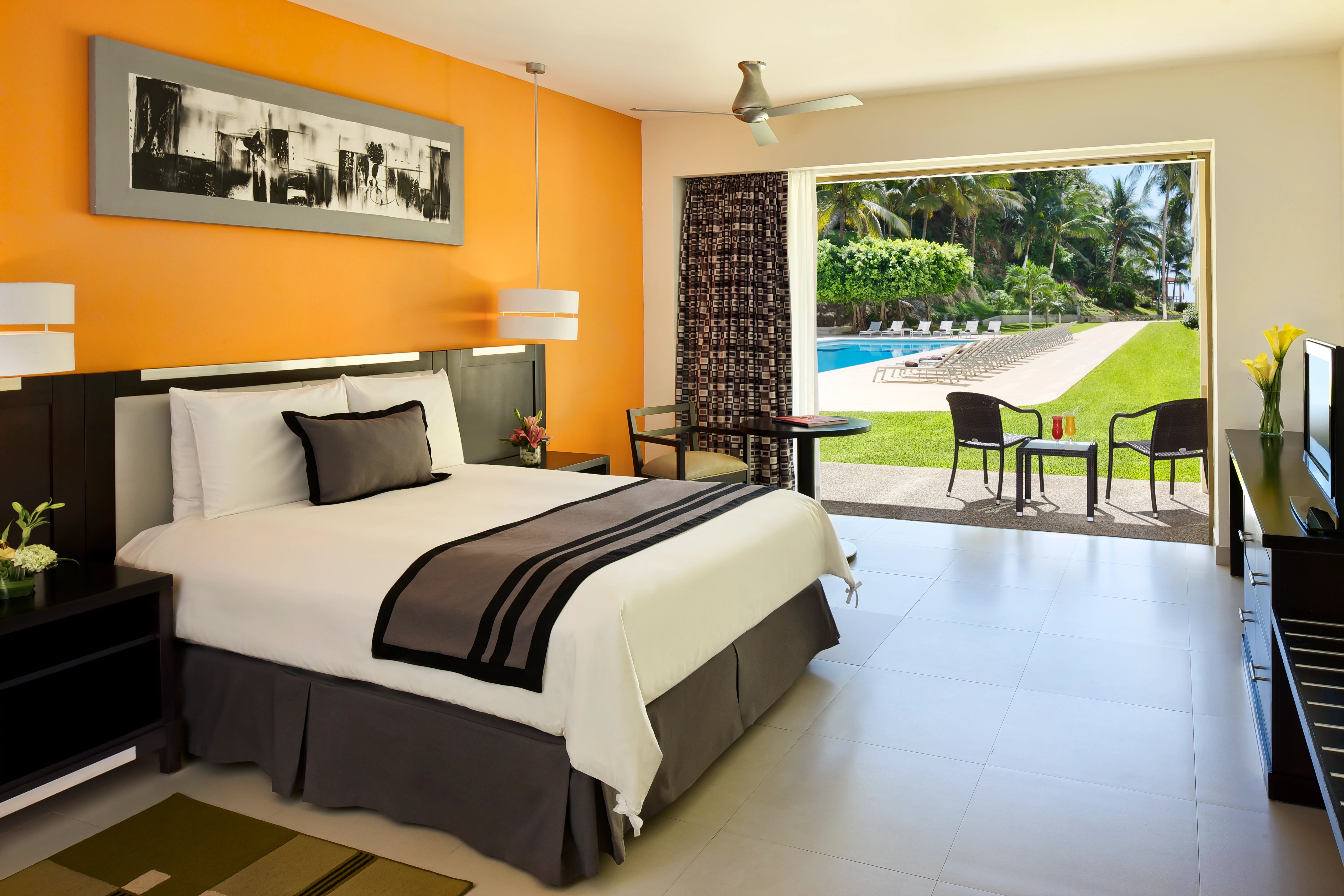 Double Deluxe Queen Bed