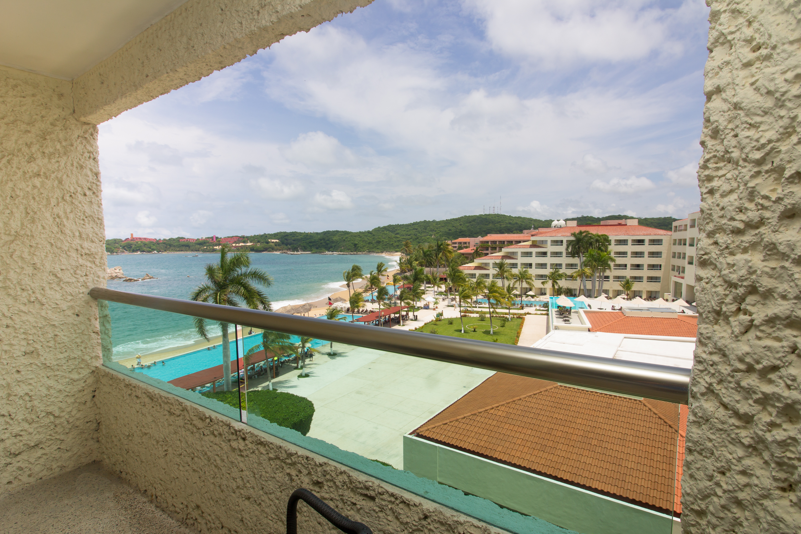 Double Partial Ocean View King Bed