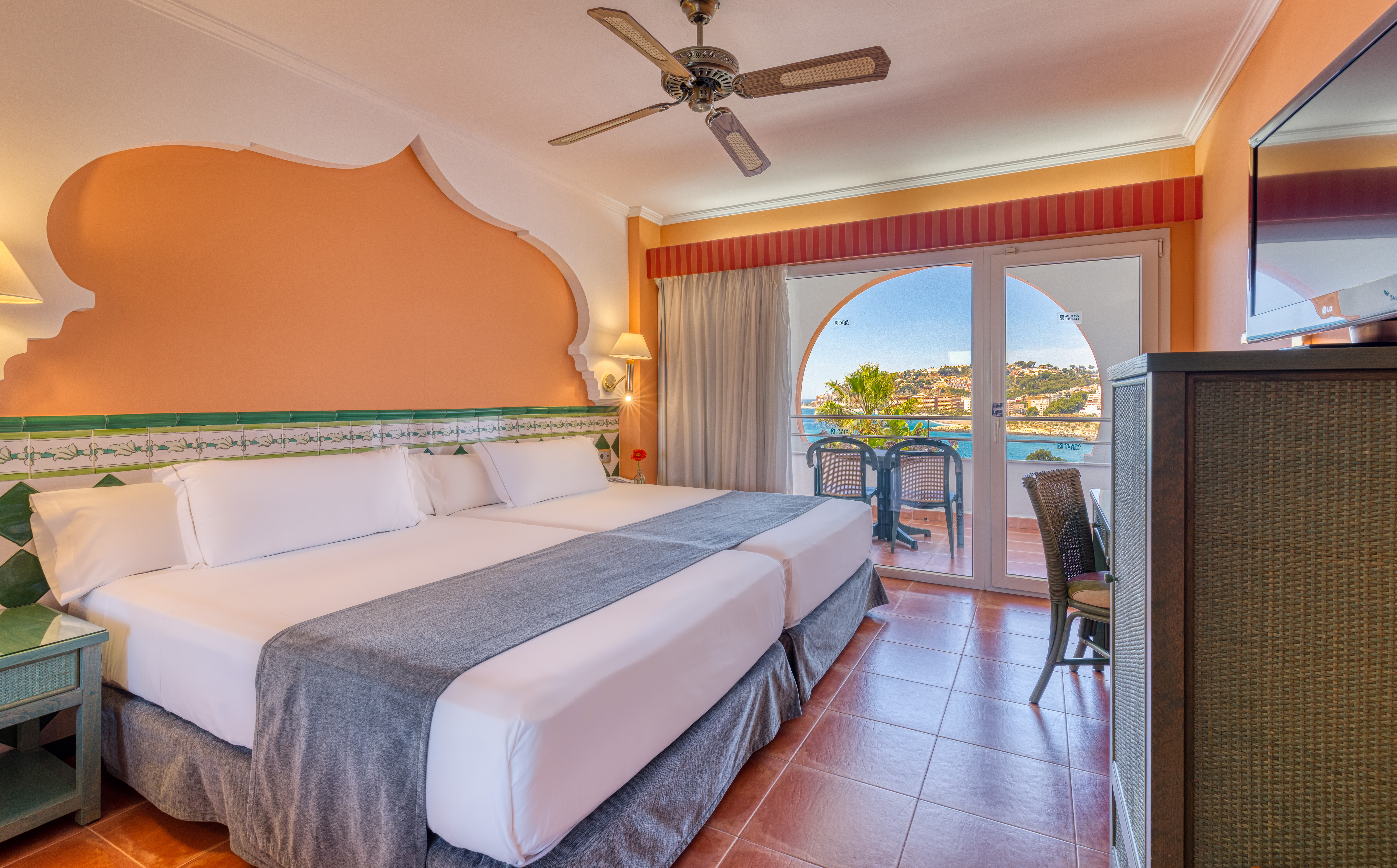 Double Connecting Room