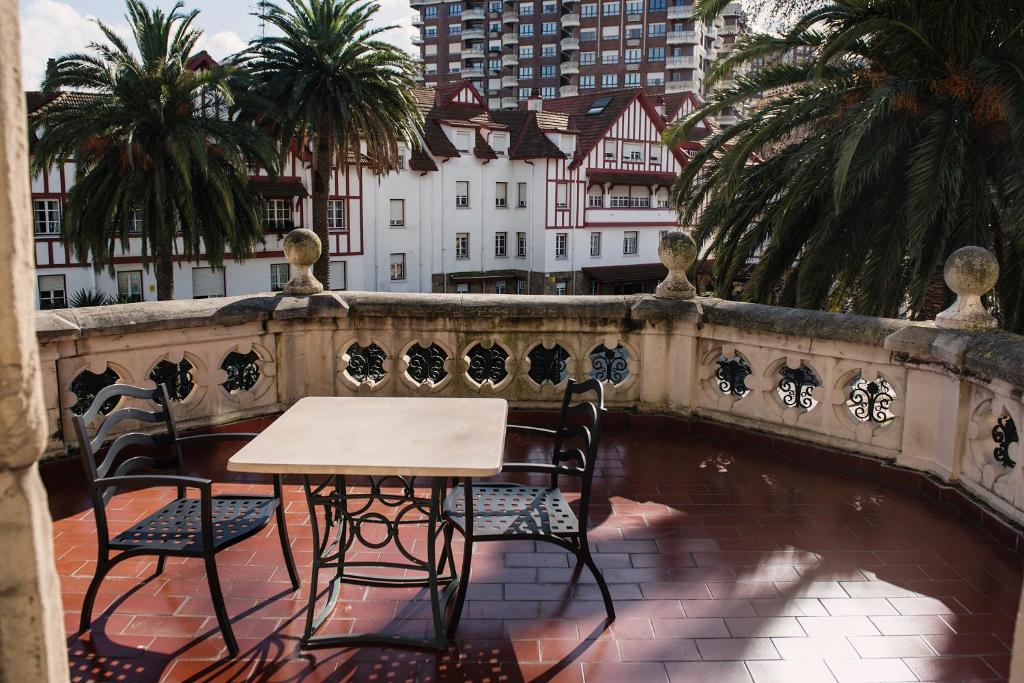 Double Single Premium